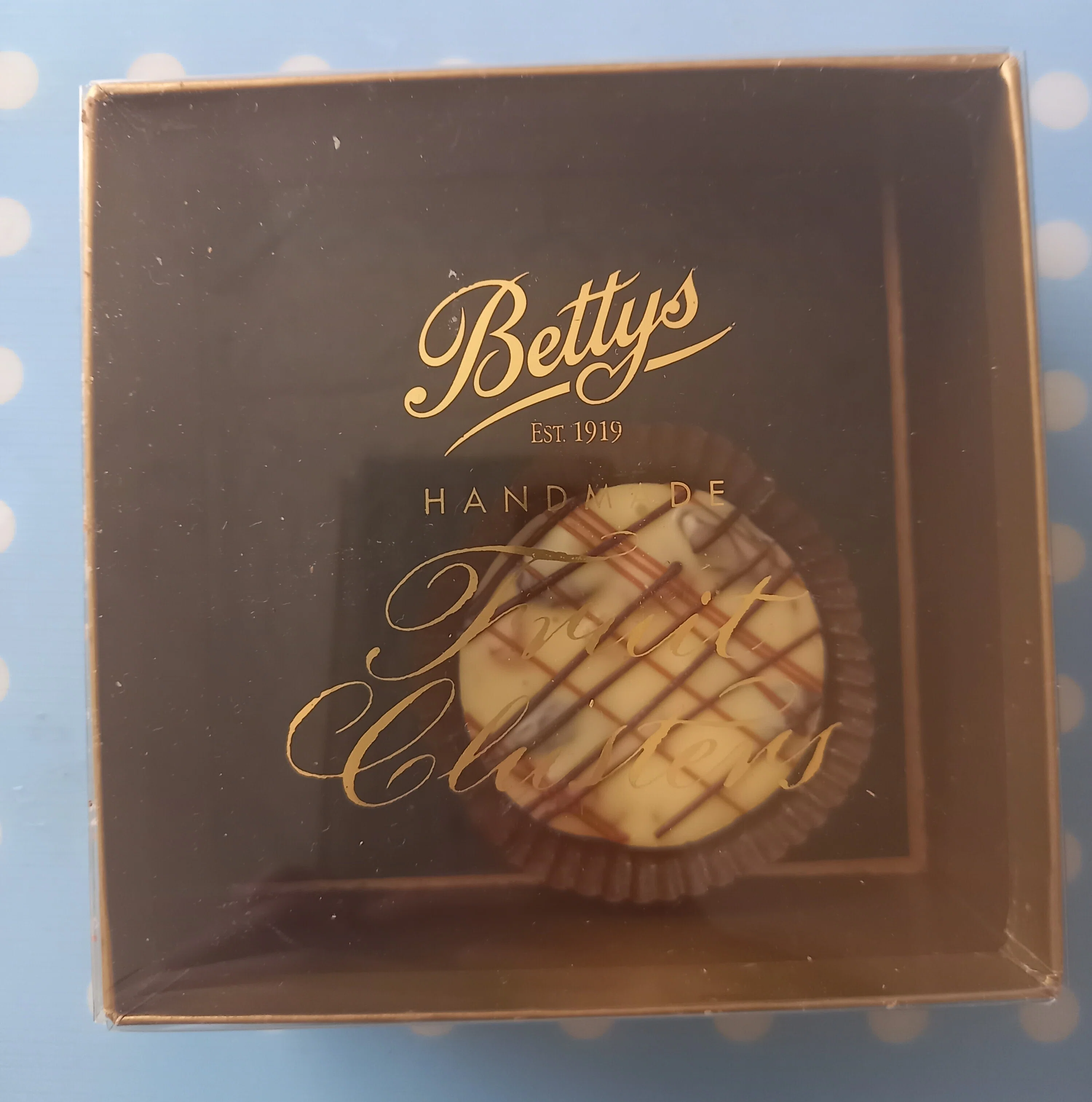 イギリスのティールーム「ベティーズBettys」ヨークシャーの郷土菓子を