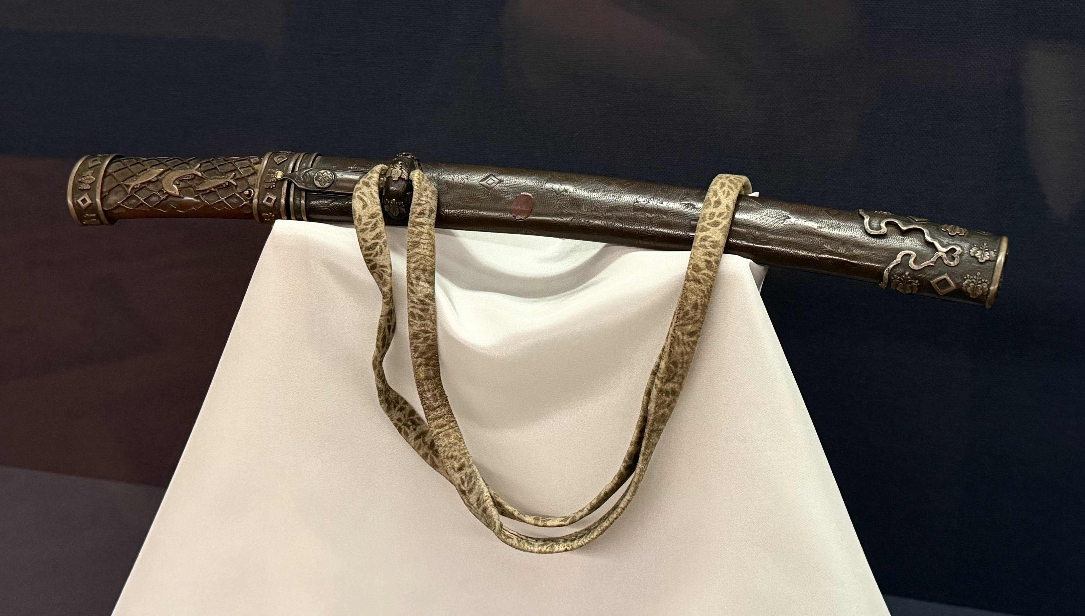 古拵⑤ 山銅魚々子地桐目結文腰刀｜刀箱師の日本刀ブログ 中村圭佑