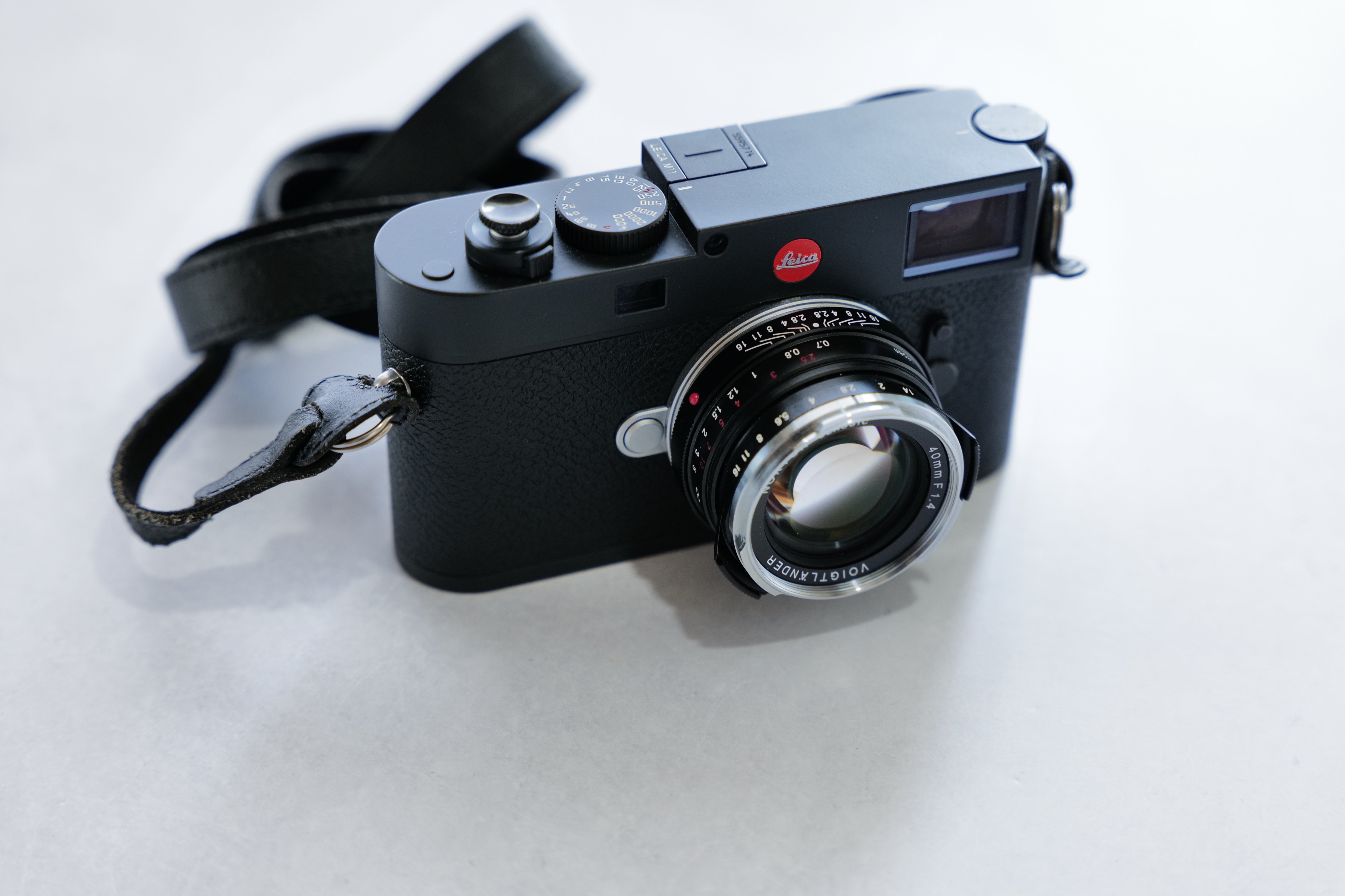 カメラ選びで迷う人へ｜自分のスタイルに合う、万能型と特殊型という