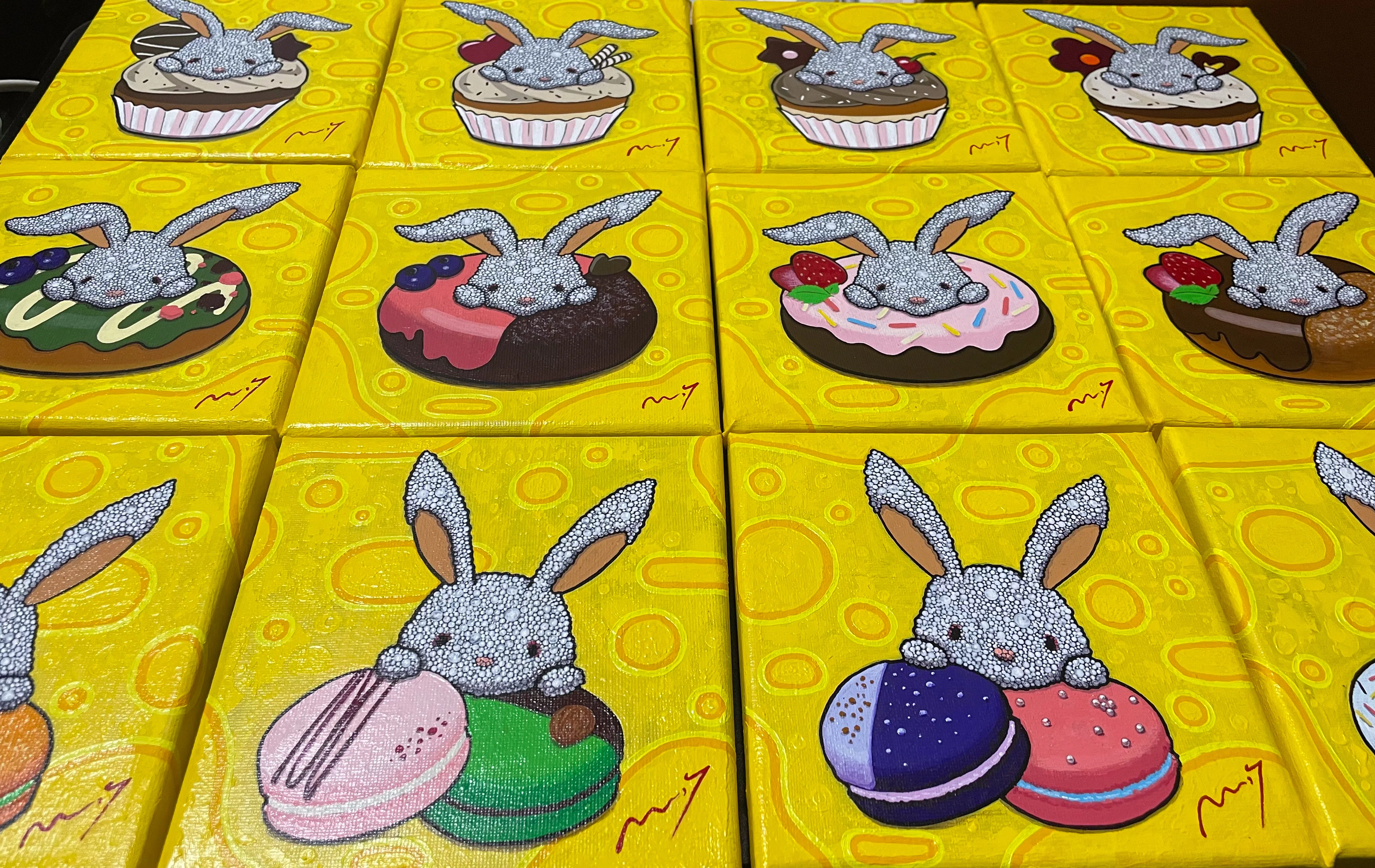 15cm × 15cm — Sweets and Rabbits, What Dwells on a Small Canvas｜高野マナブ