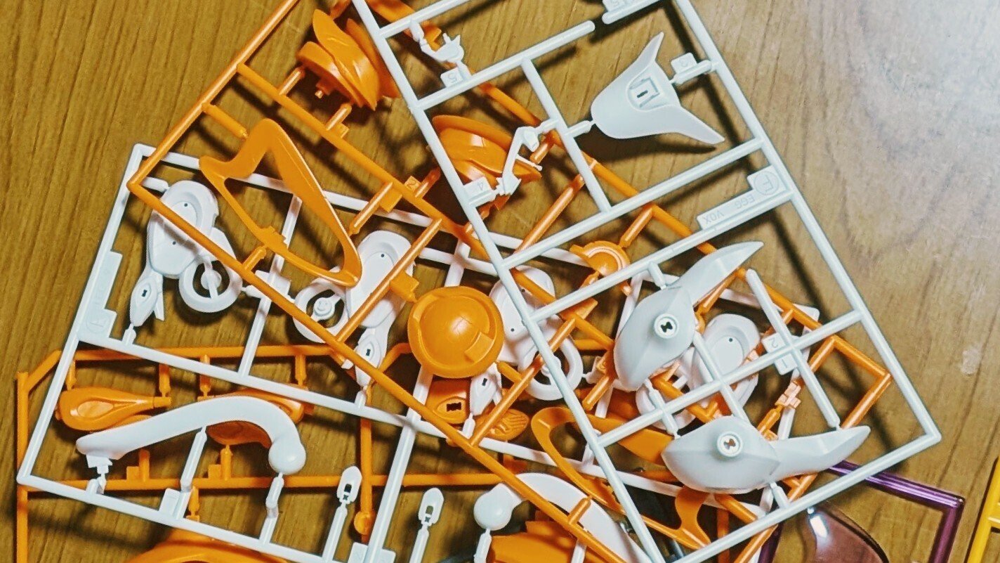 たまごひこーき×クリエイターワークスが生む世界。