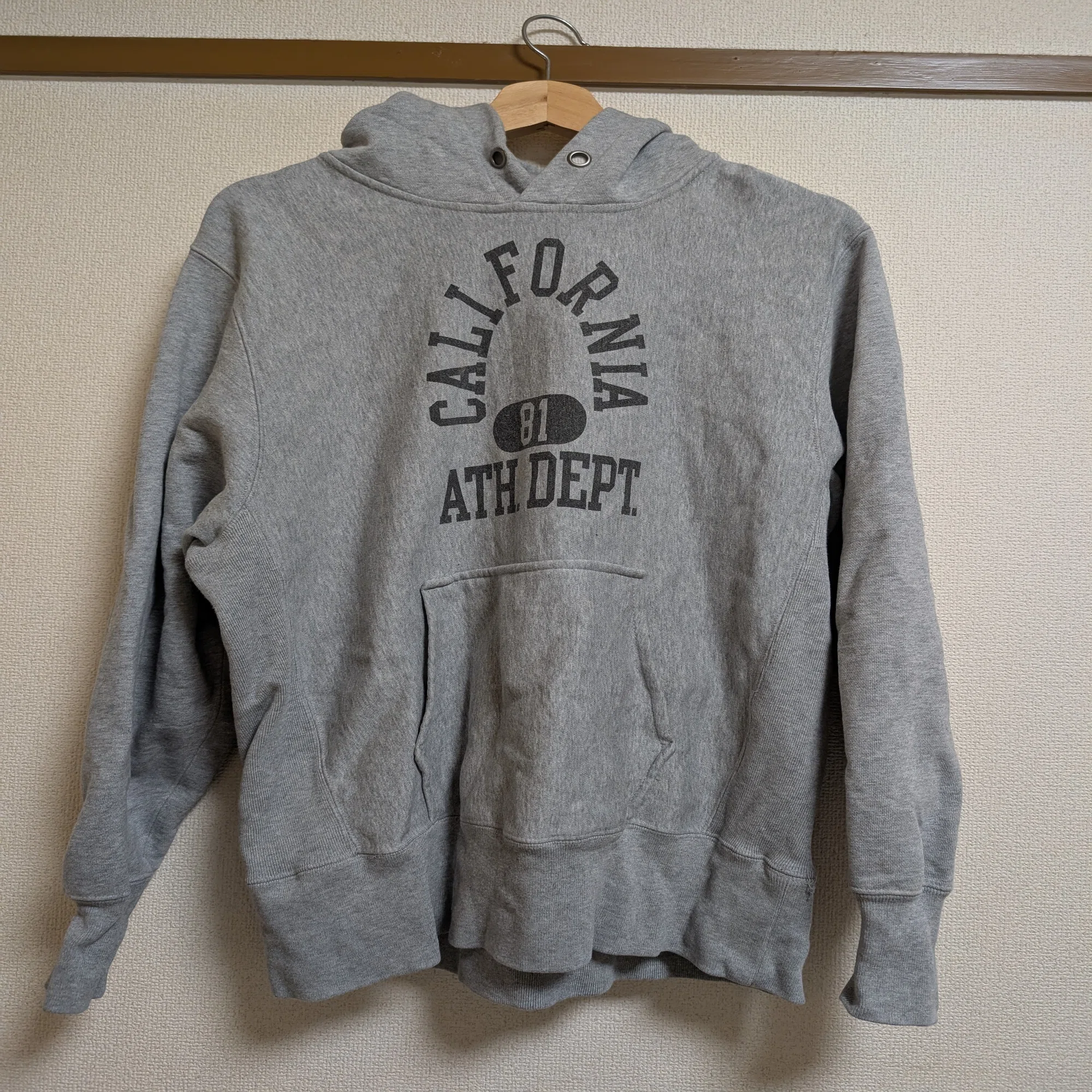 40歳を越えて、こんなにスウェットを買うとは考えてもいなかった。古着 