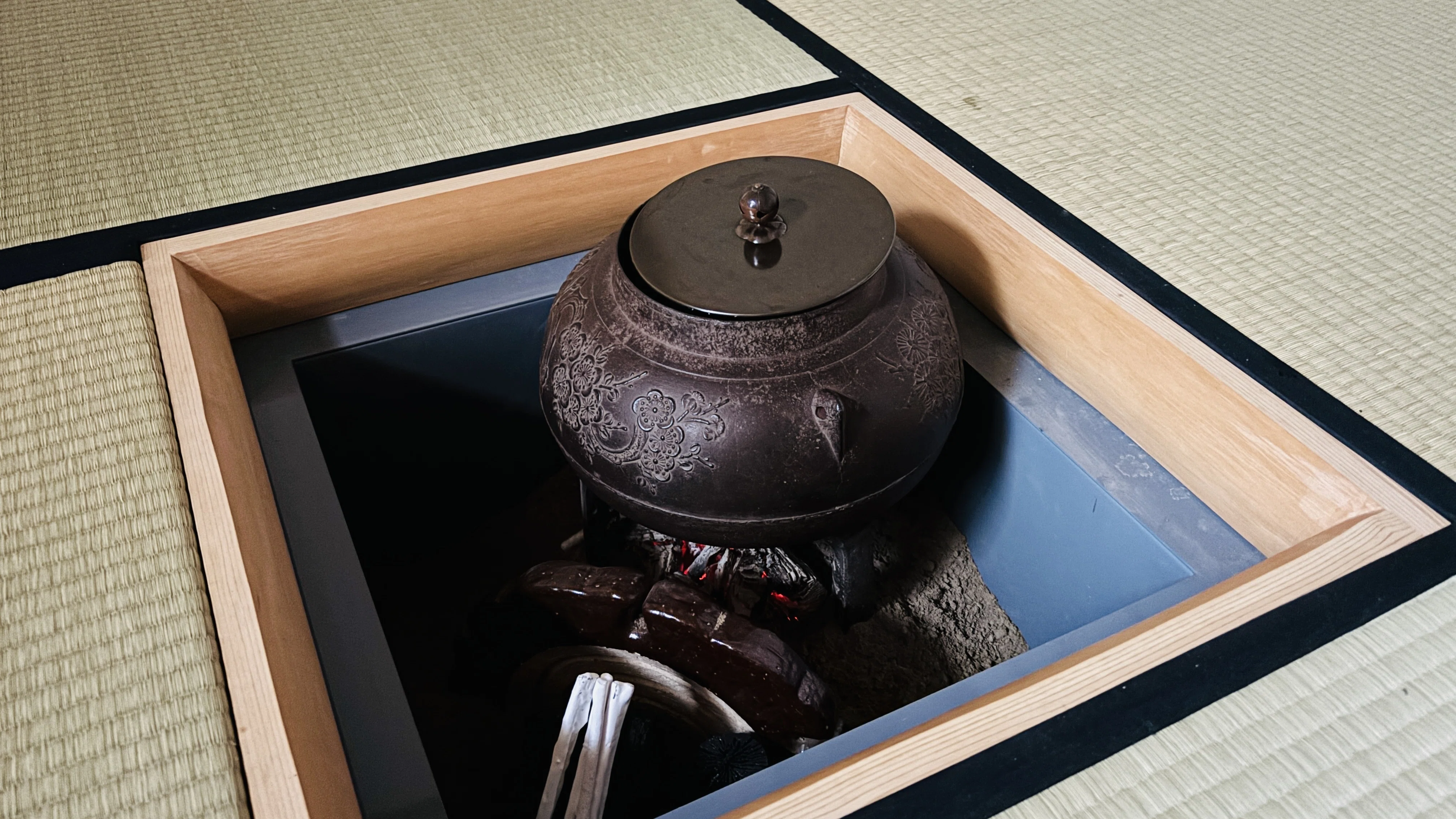 大炉のお点前｜カワカミ ユキヲ