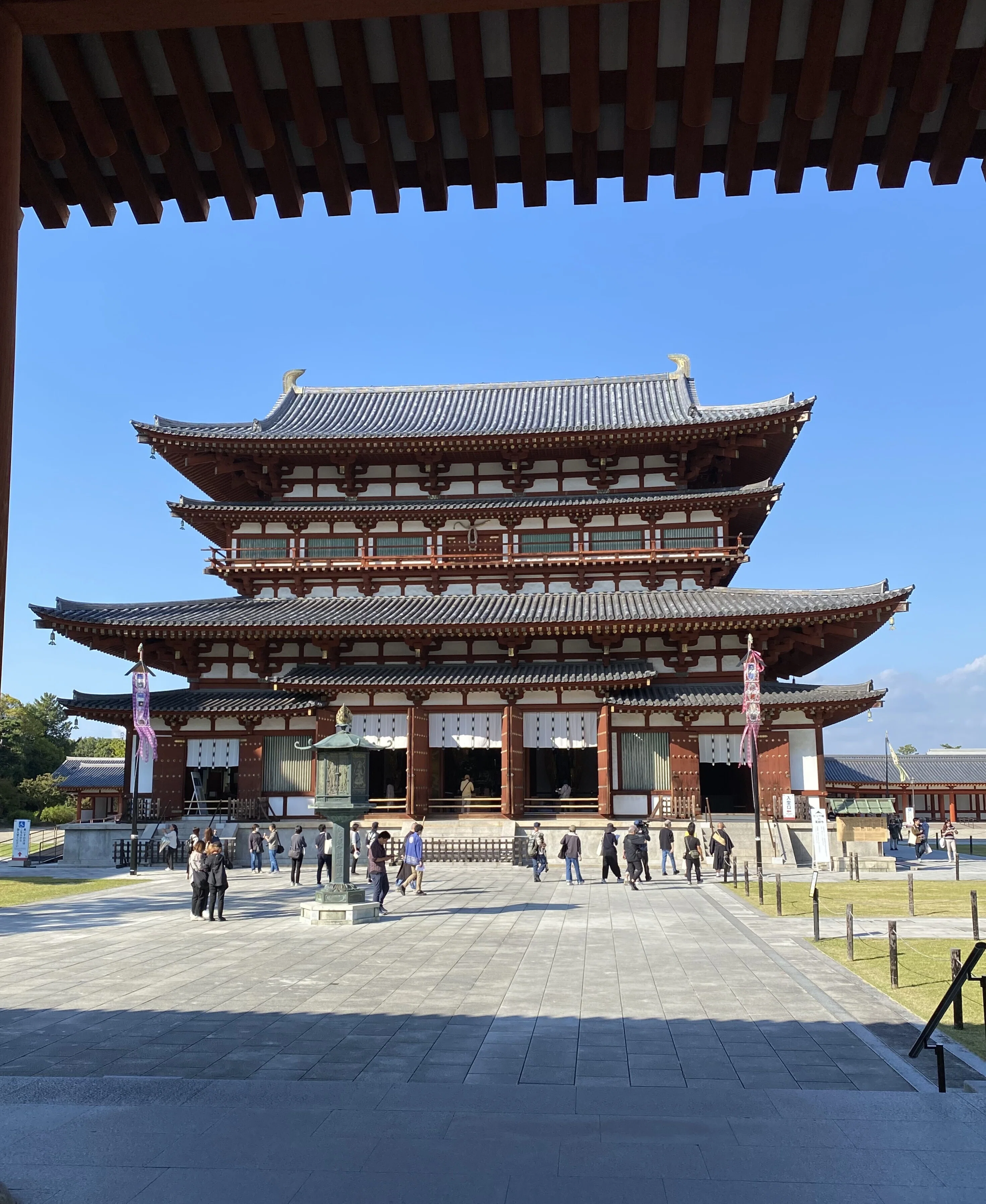 薬師寺②｜薬師三尊の光と休ヶ岡八幡宮──金堂から鎮守社へ、神仏習合