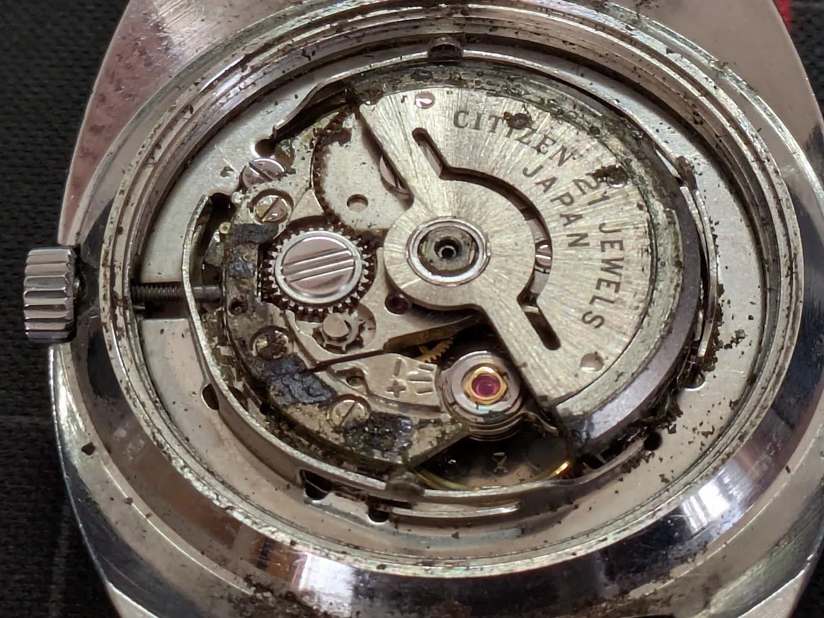 No.420 | Citizen | 4-650492 T | そんなキミに何があった、な時計｜と
