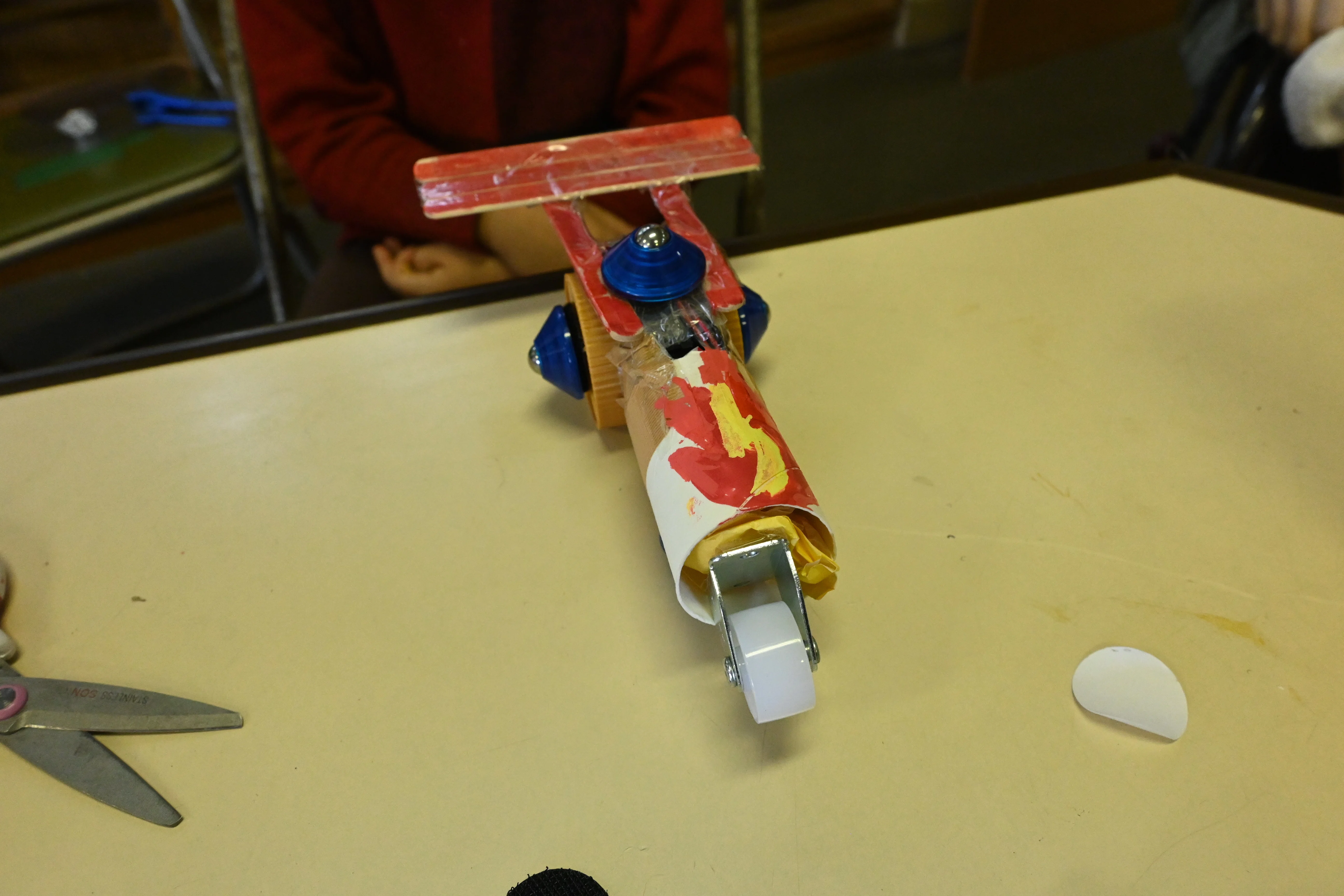 モーター一個で車を作っていた