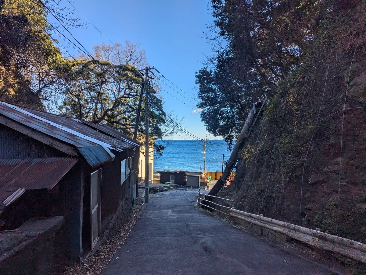 かつて熱海よりにぎわっていた街が隣にあった ～120年前のガイドブック