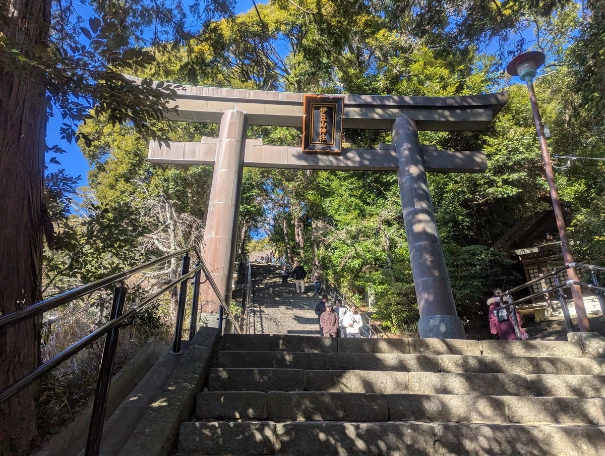 かつて熱海よりにぎわっていた街が隣にあった ～120年前のガイドブック