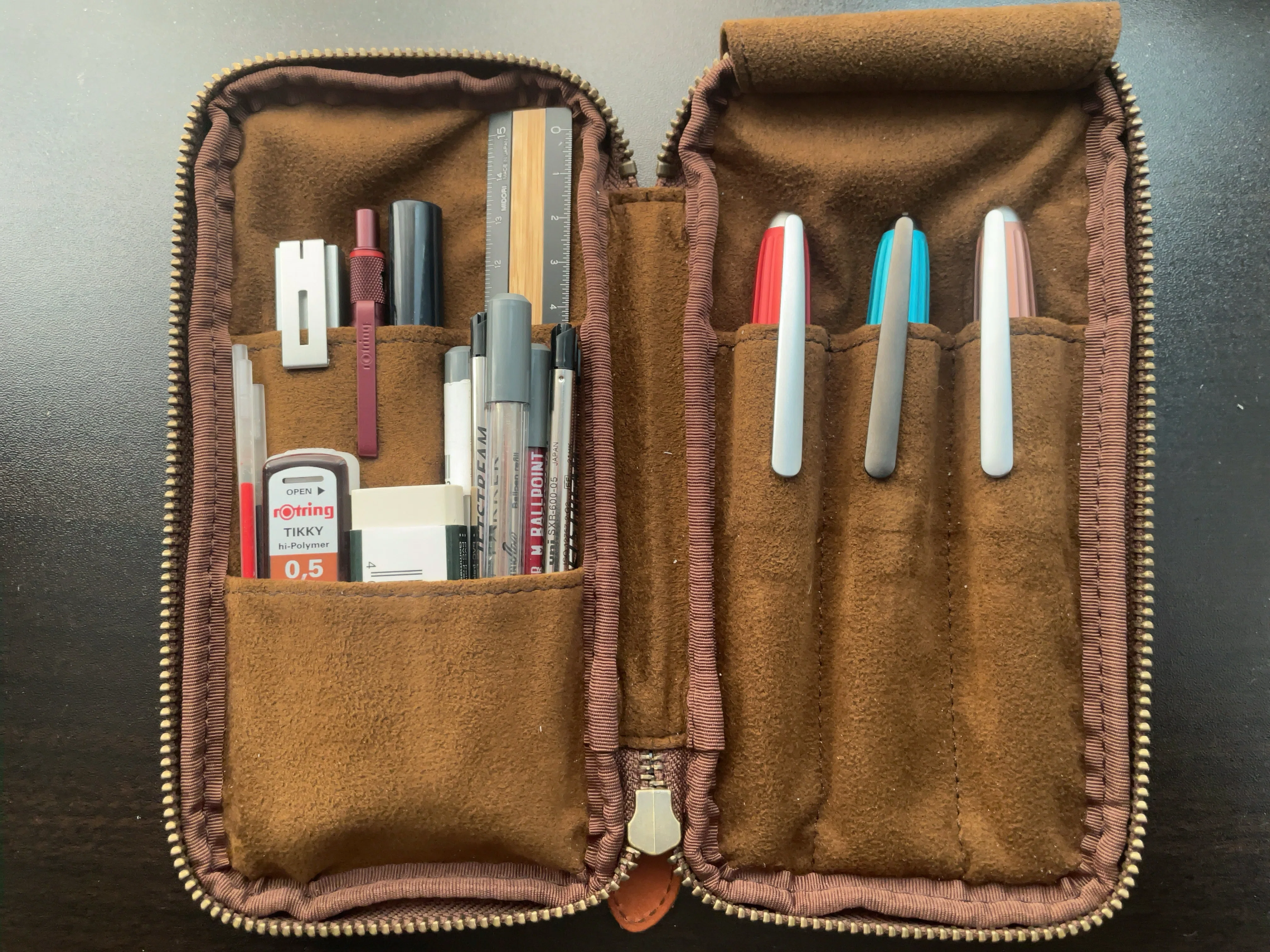 筆箱&中身まとめ売り 筆箱の中身を観てみよう 〜What's in my pen case〜｜雨宮良保（ぱやの