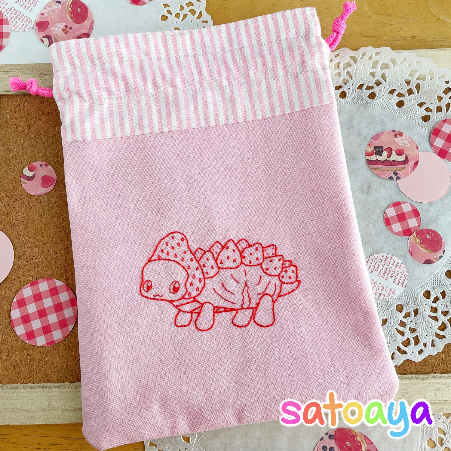 体操服袋✖️2 いちご刺繍　恐竜刺繍 オリジナルキャラクター紹介 45 『フルーツダイナソー』シリーズ