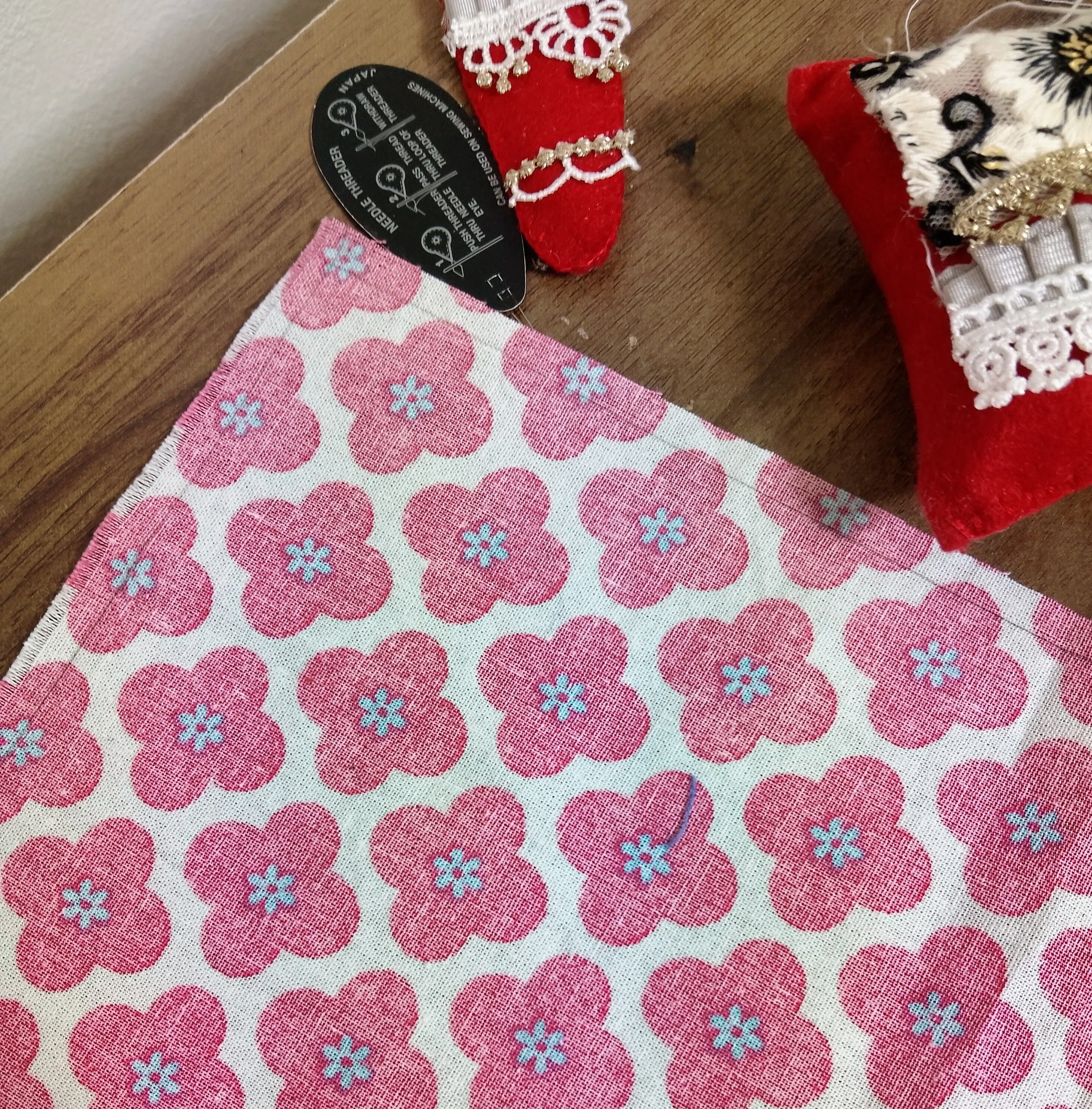 チクチク手縫いでカフェマットを作りました🧵🪡｜Iroha