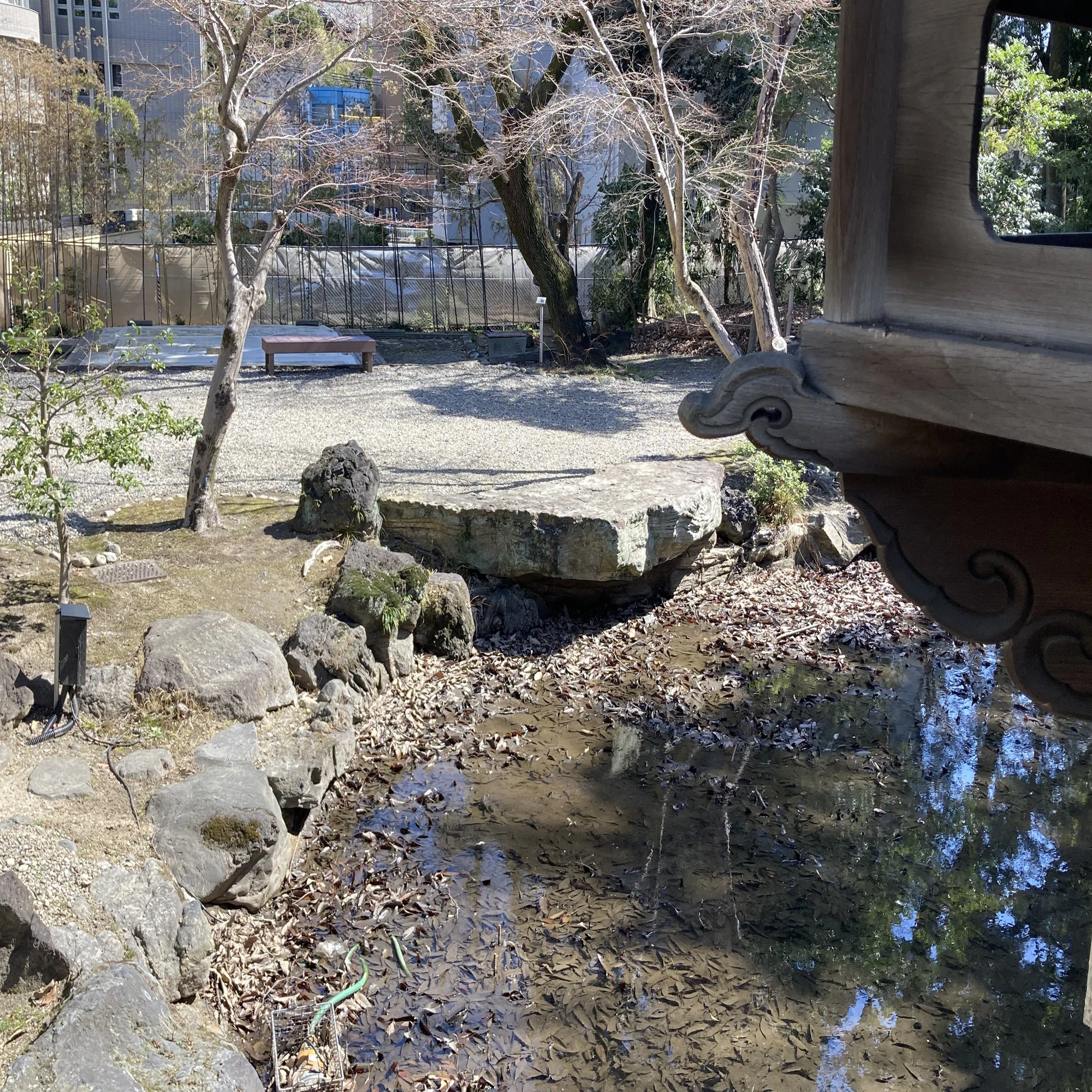 26/2/28 揚輝荘の地下洞見学｜ida