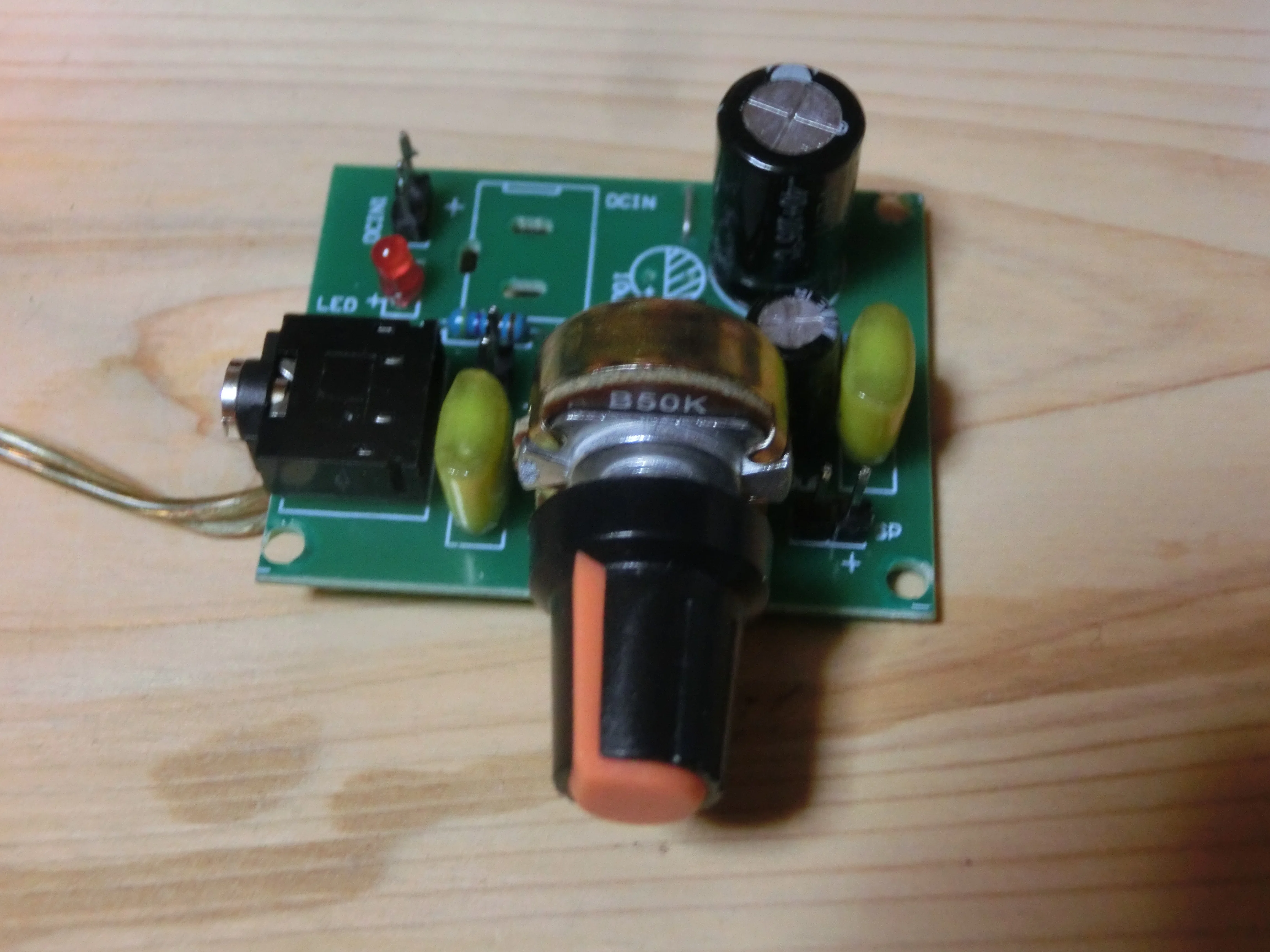 とりあえずアナログVUメーターにLM386アンプを追加して再構築｜ご