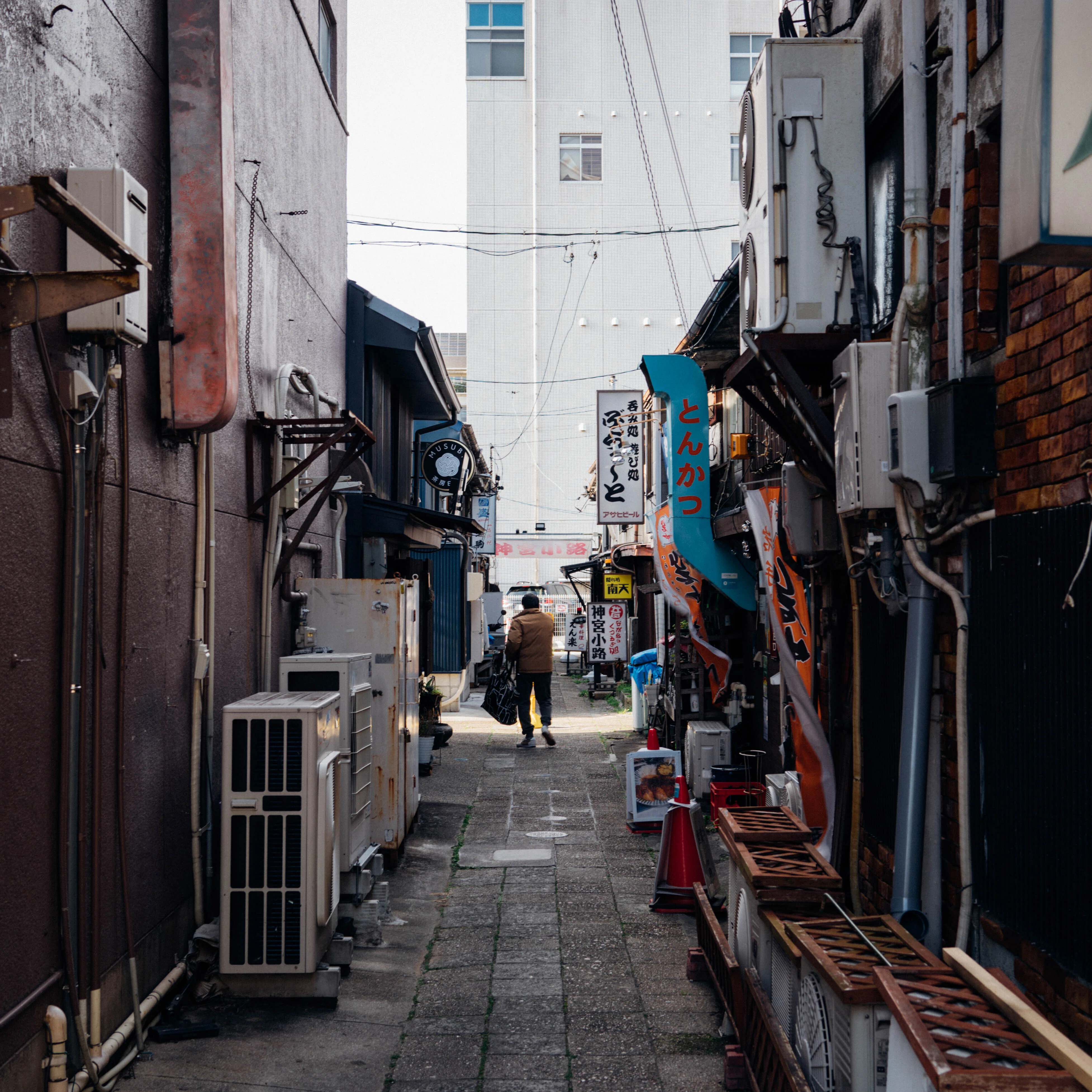 熱田神宮の静寂と昭和レトロな神宮小路を巡る（名古屋）｜Sakak