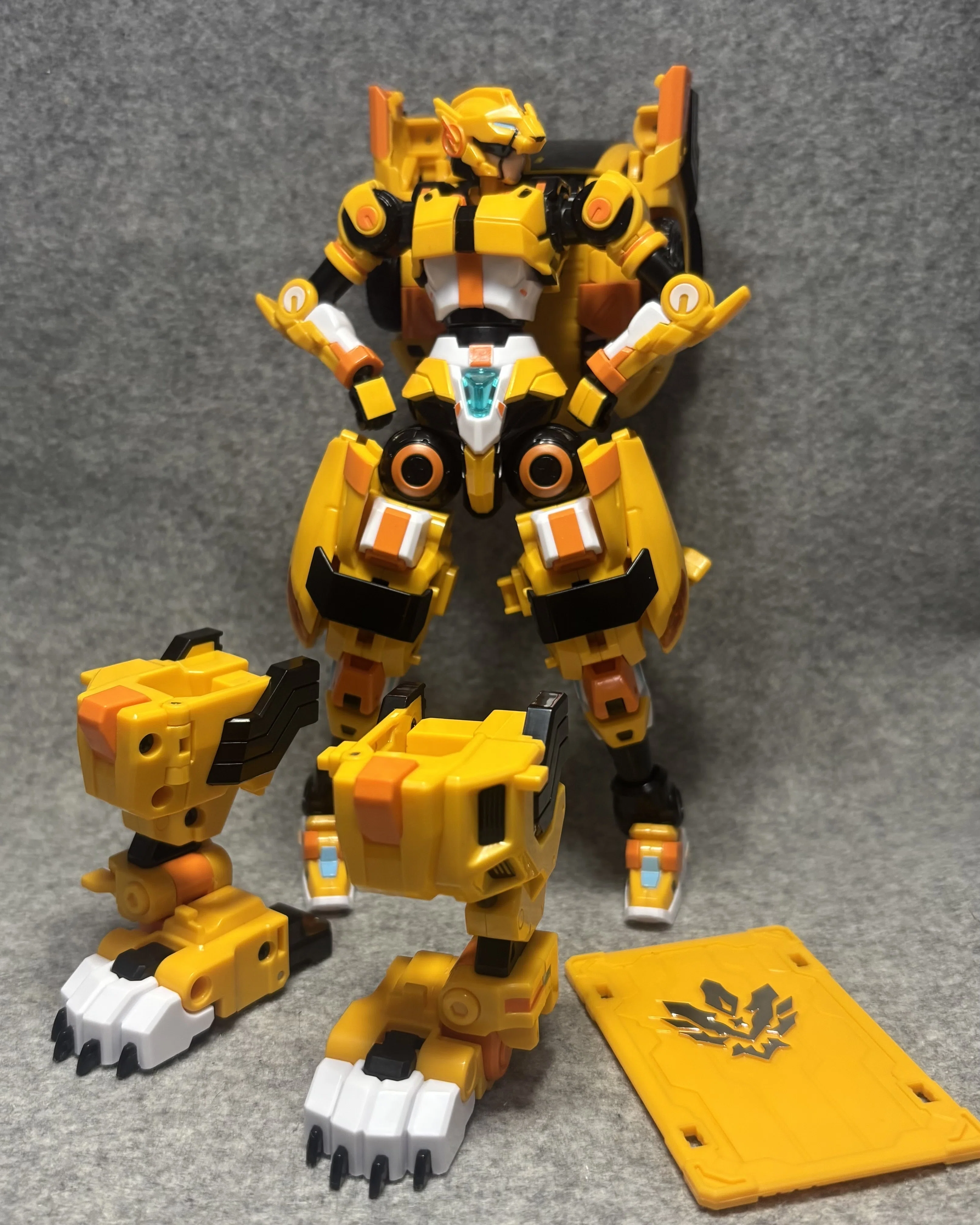 メタルカードボットW TACHY タキ The first female robot in the series!] Taki transforms from a