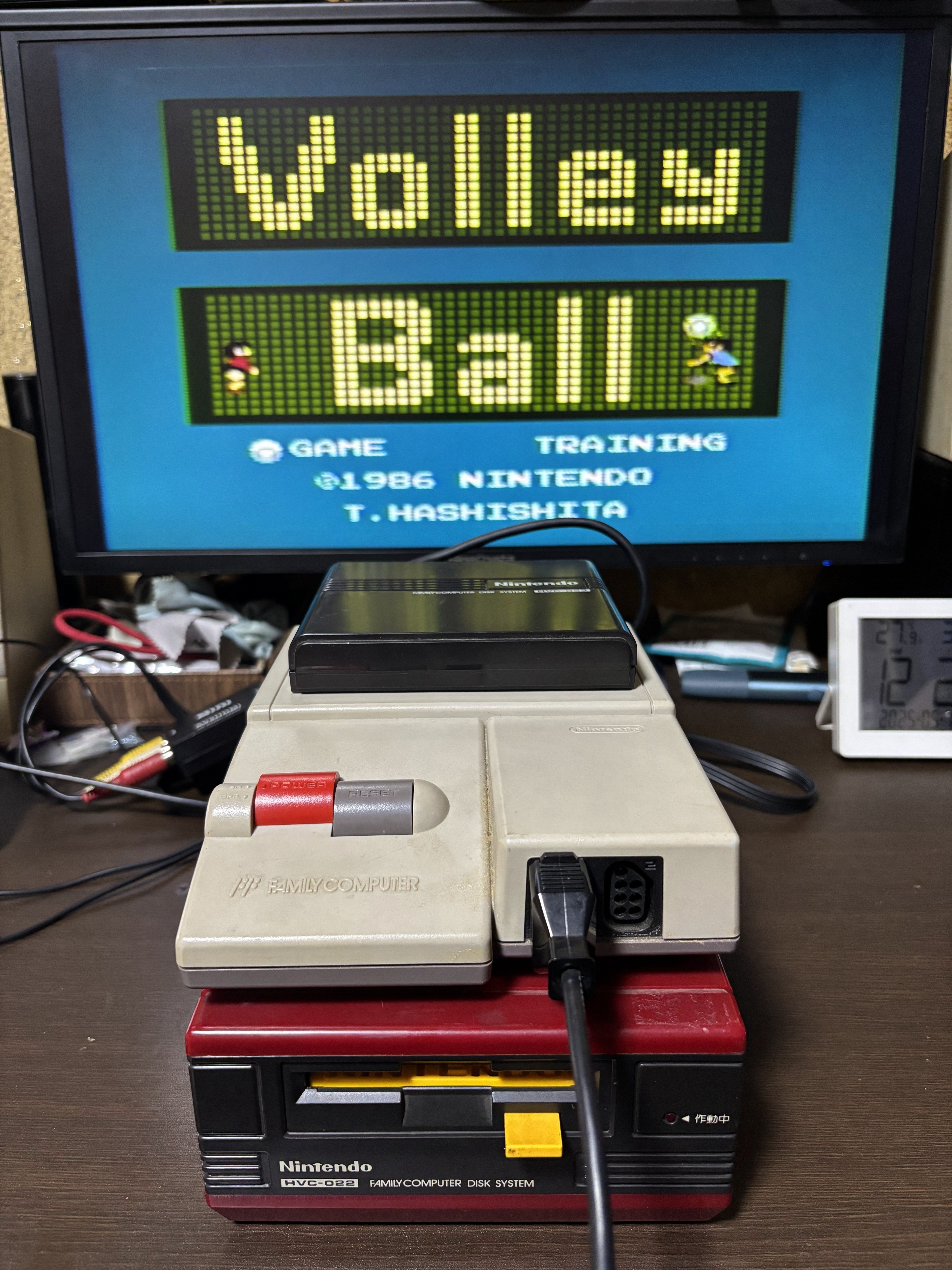 期間限定で1000円にします。☆物置整理で発見、ファミリーコンピュータとディスクシステム　ソフト7本と付属品あり。☆ A miraculous new item!?] Unboxing the original Famicom Disk System