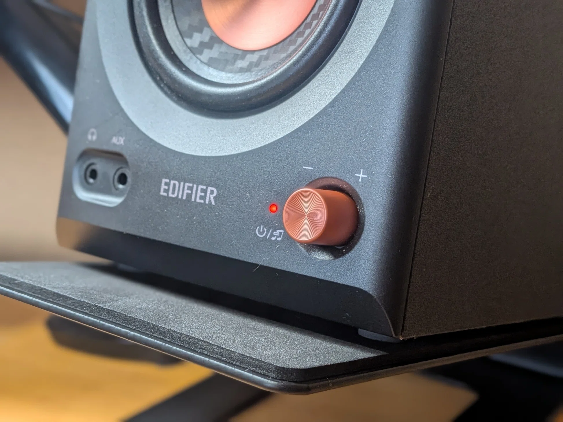 Edifier MR3実機レビュー｜久々にヤバいスピーカーに出会ったかも