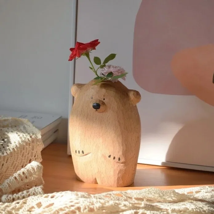 木彫り動物熊置物🐻 くまの木製一輪挿し｜木彫り置物で彩る-賢い