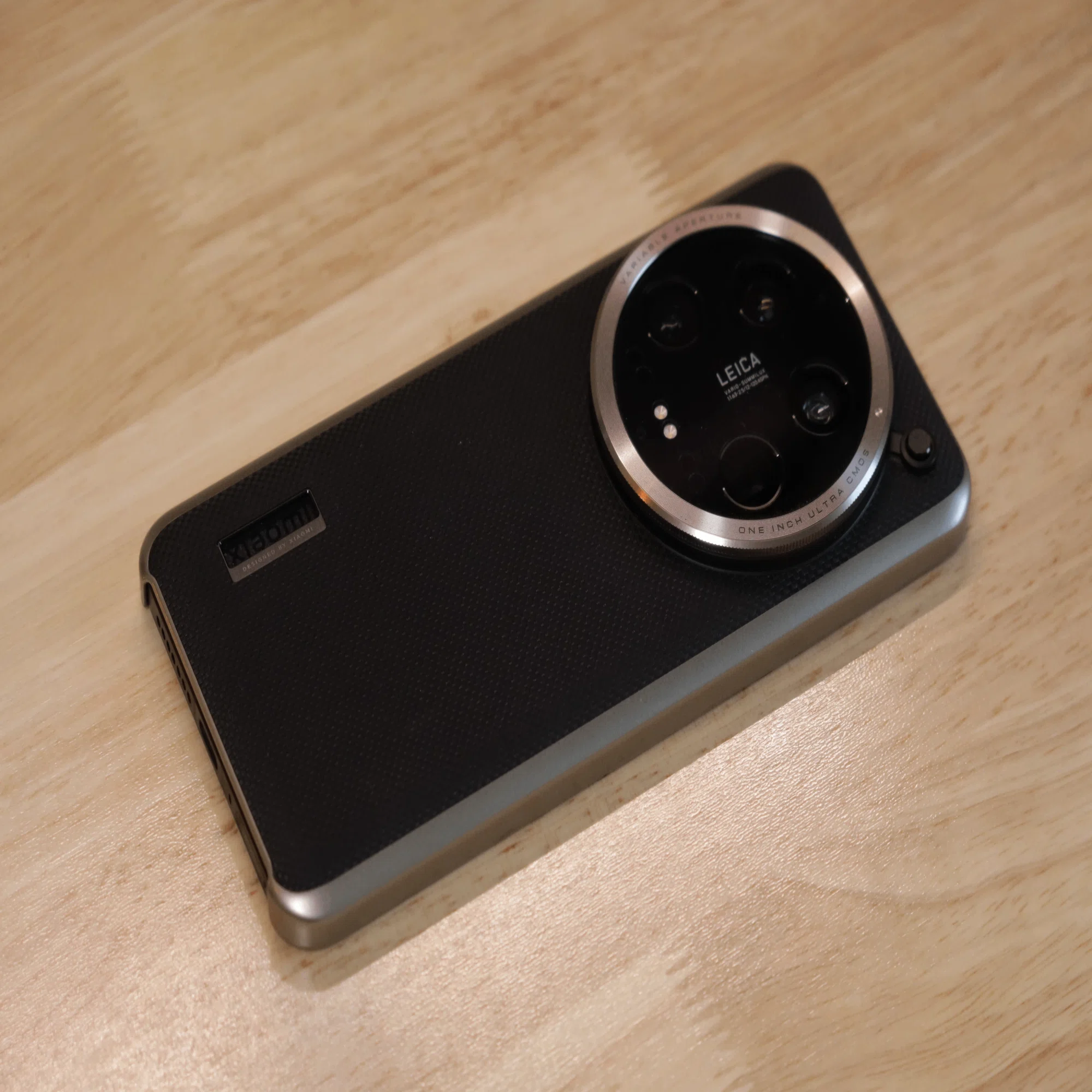 Leitzphoneはポケットライカの夢を見るか？【Leica Leitzphone Powered
