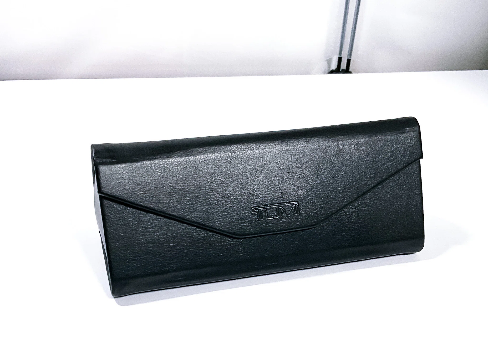 TUMI サングラス (TUMIのメガネケース付き) TUMI】サングラス付属の「三角メガネケース」【折り畳み可能】｜MtOjiisan
