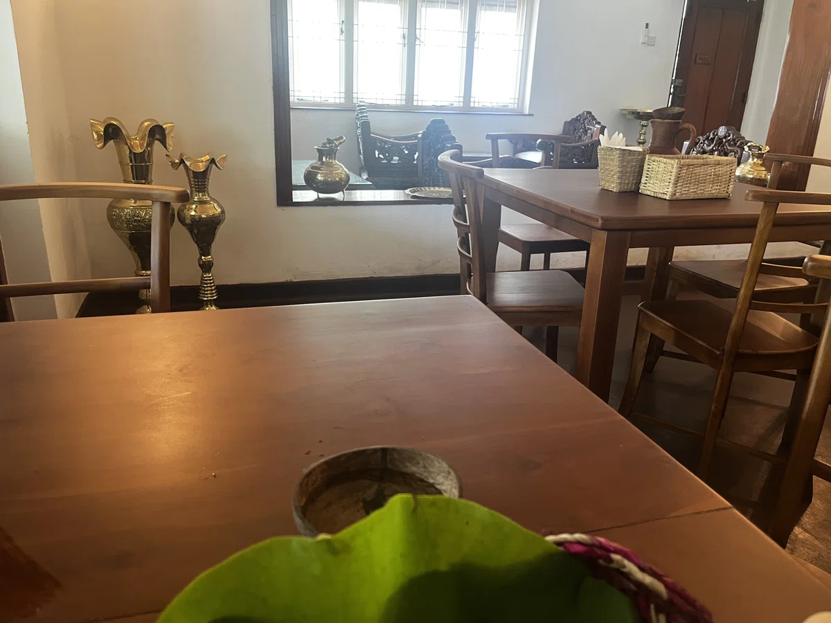 カレー店 店内