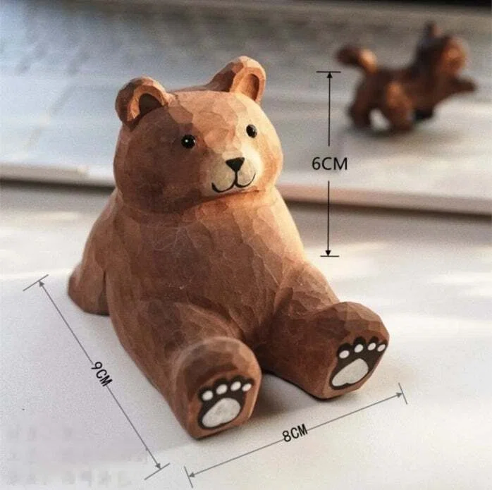 Wooden Bear Figurine: The warmth of natural wood, a healing item