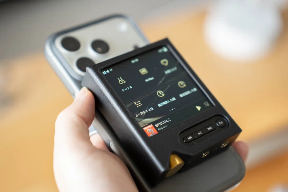 Carry High Quality and High Output in a Compact Form: 