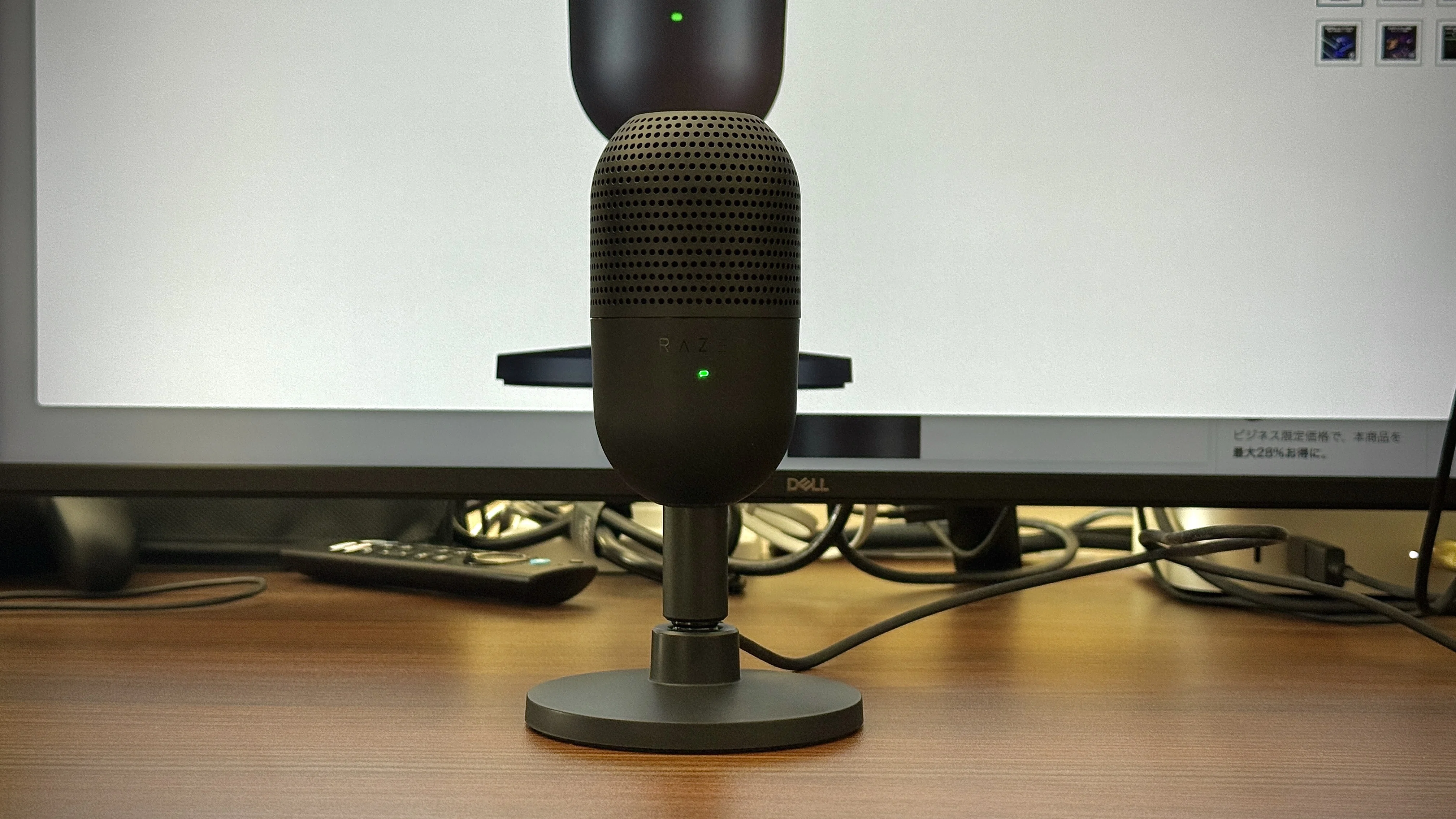上に触れるだけで黙ってくれる──Razer Seiren V3 Miniは、AI対話用