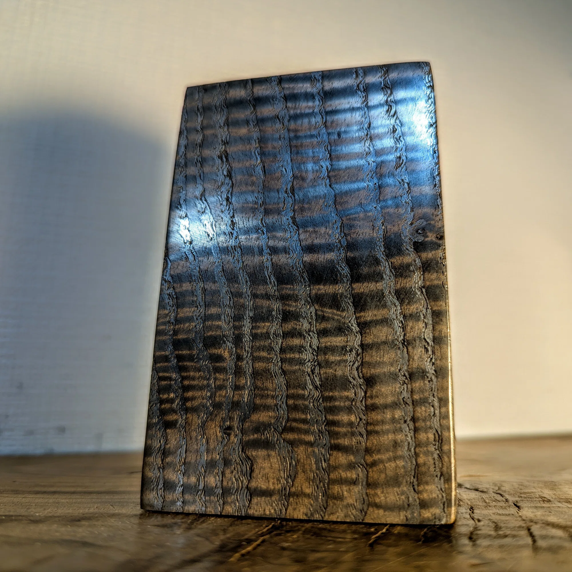 メタライズドウッドとメタリック塗装の違い｜MetalizedWood