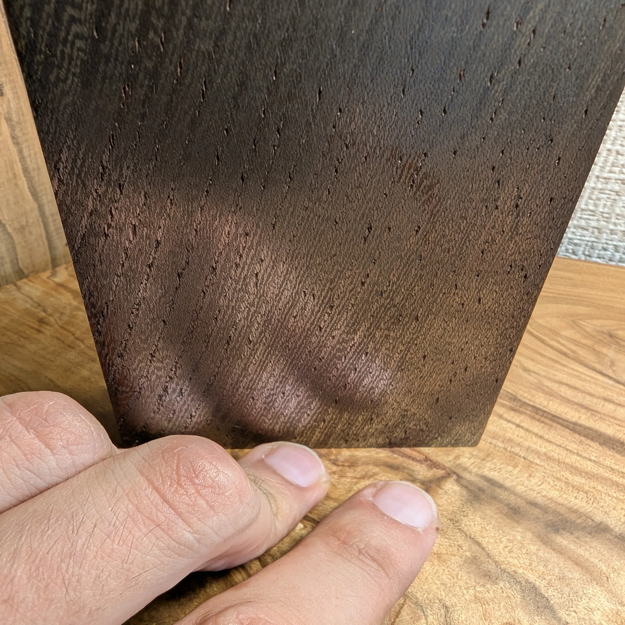 メタライズドウッドとメタリック塗装の違い｜MetalizedWood