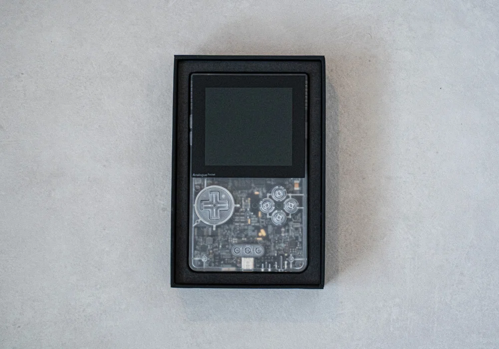 ミニマルなゲームボーイ互換機『Analogue Pocket』でレトロゲームに