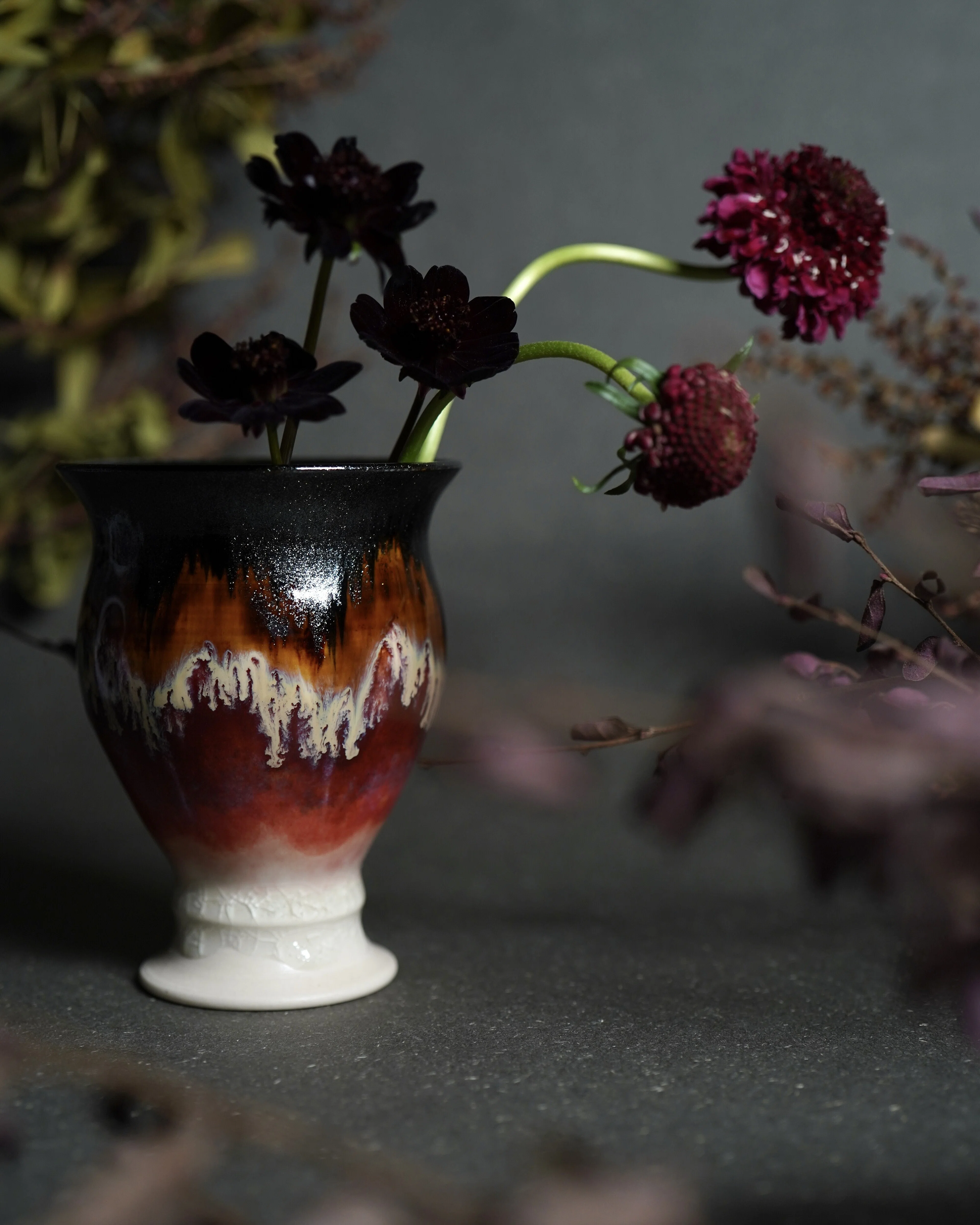 黒い有機的デザインの花瓶 黒い有機的デザインの花瓶 Ruiqas 花瓶 黒 モダン 花びん 芸術