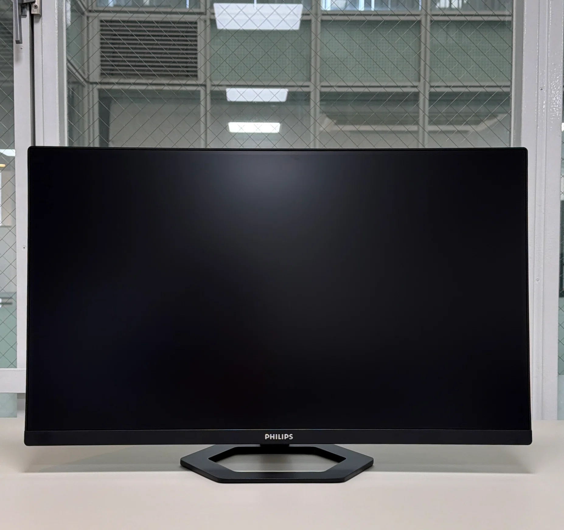 予算2万円でQHD化、開発現場に最適だったピポット対応モニタ Philips
