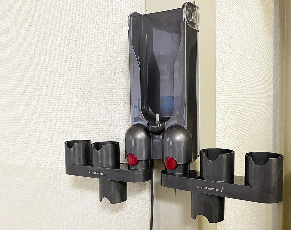 ダイソン掃除機のツール収納はどうする？まとめグッズでスッキリ解決｜43m2