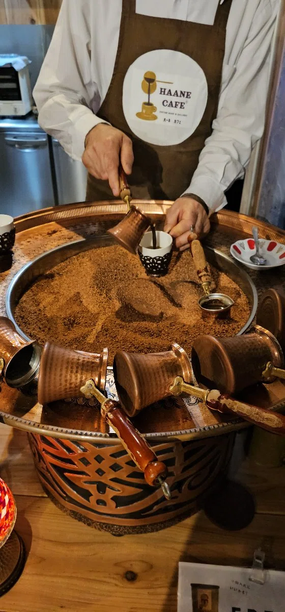 イスタンブール:コーヒーとお恵みを (Istanbul: Mocha & Baksheesh