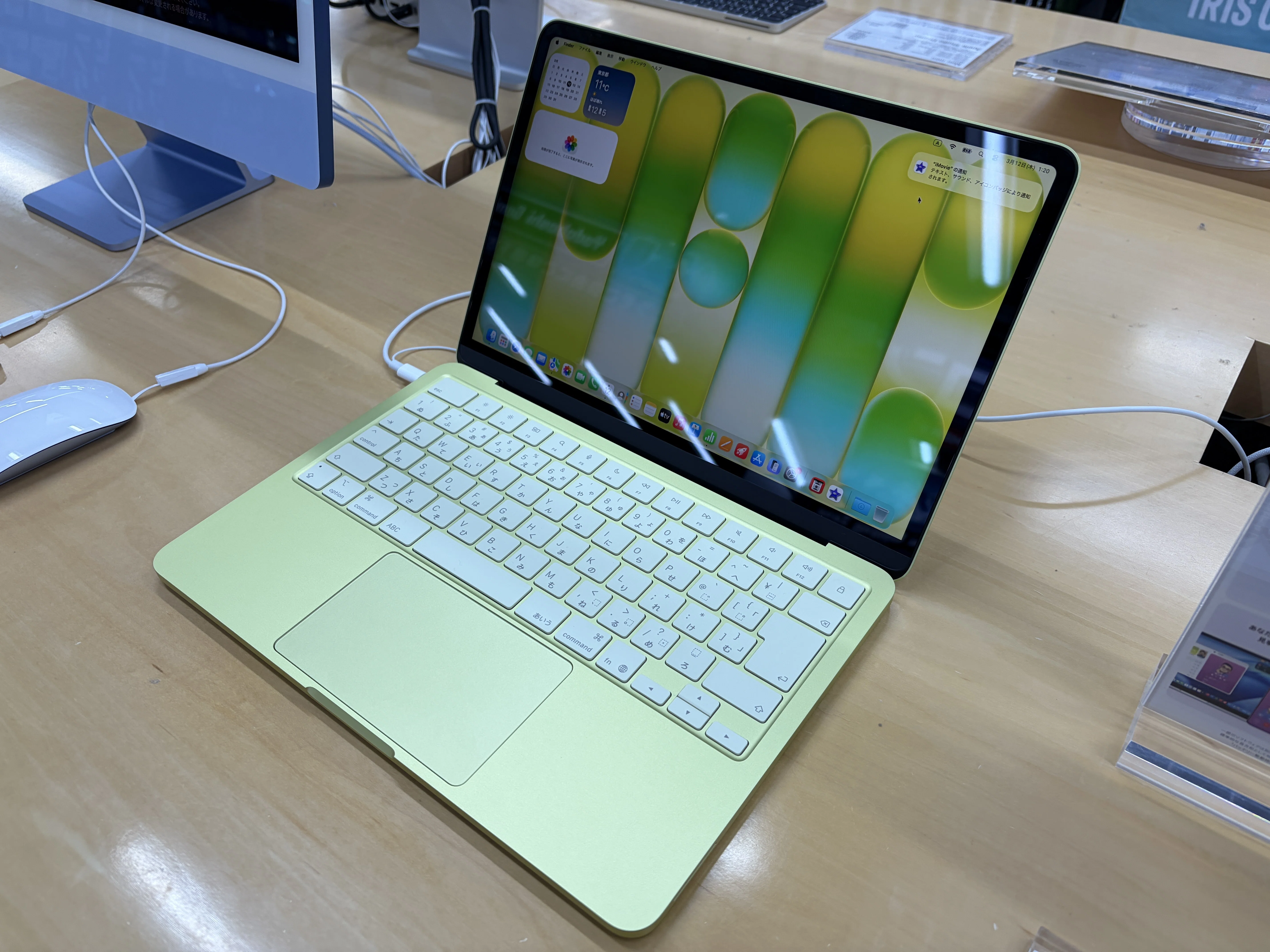 【新生活応援☆】MacBook Air 11㌅ ZOOM/互換Office使える 99,800円のMacBook Neo。店舗で触って感じた、リアルな「手応え