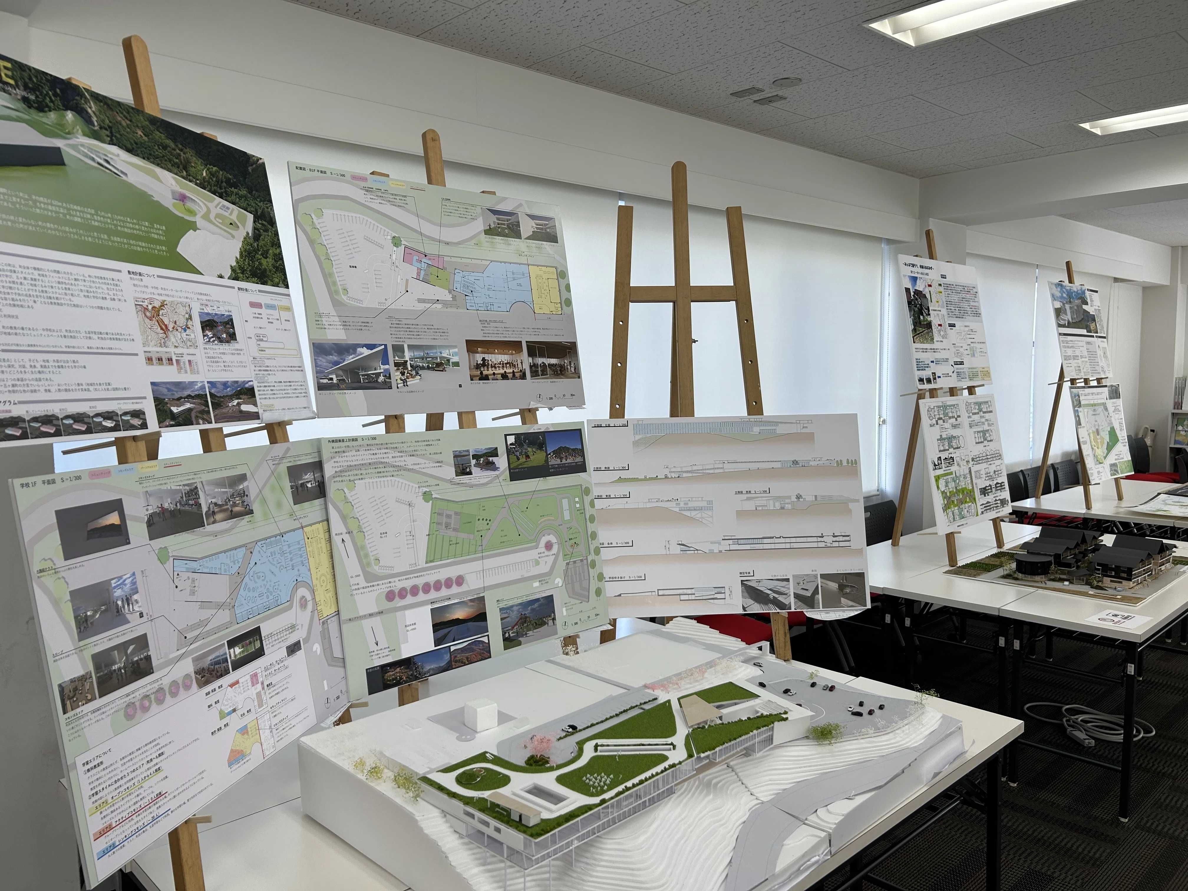 2025年度 卒研展（名古屋会場）始まりました｜愛知産業大学通信教育部