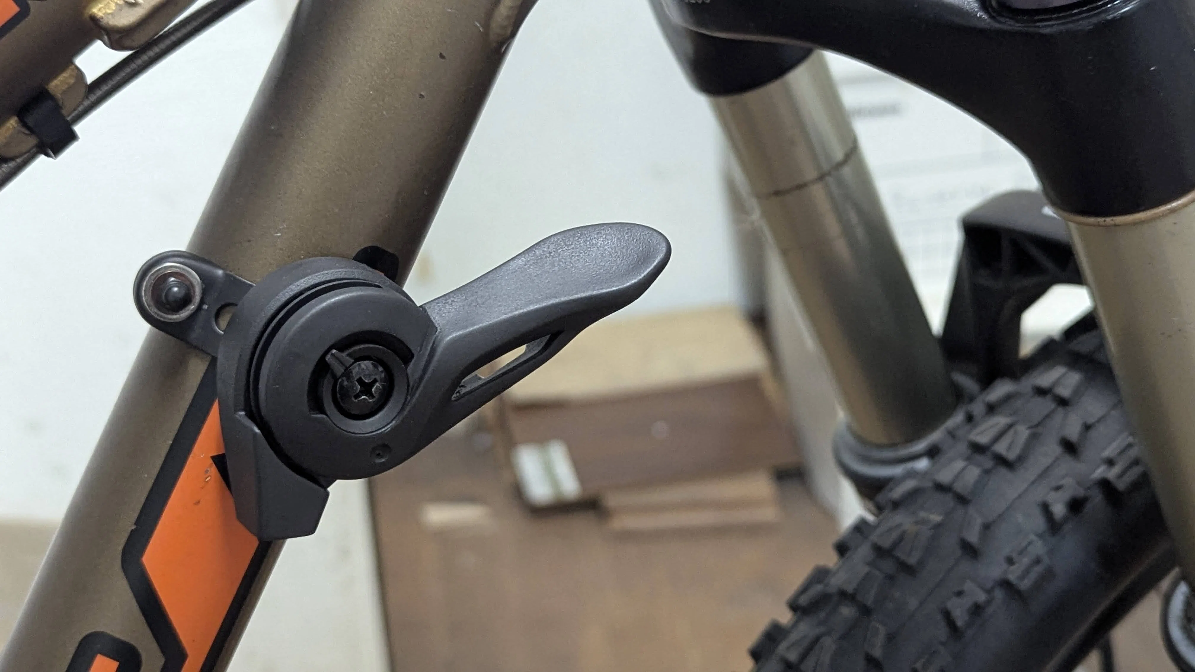Let's upgrade to 11-speed or use a down tube shifter with the SL