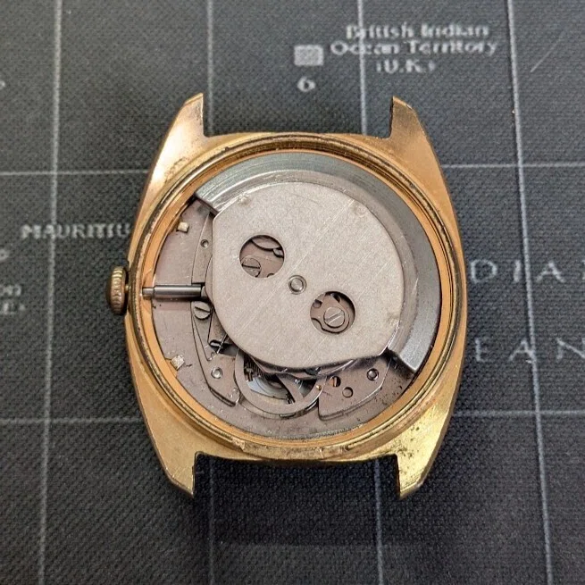 No.426 | Timex | 型番不明 | 多すぎる油とバラせない時計｜とある猫好き