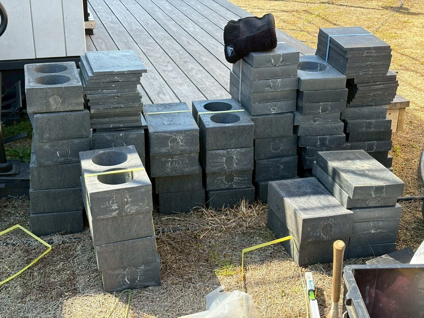 33【レポート】ひとやねに物置を2棟設置しました。｜植田板金店
