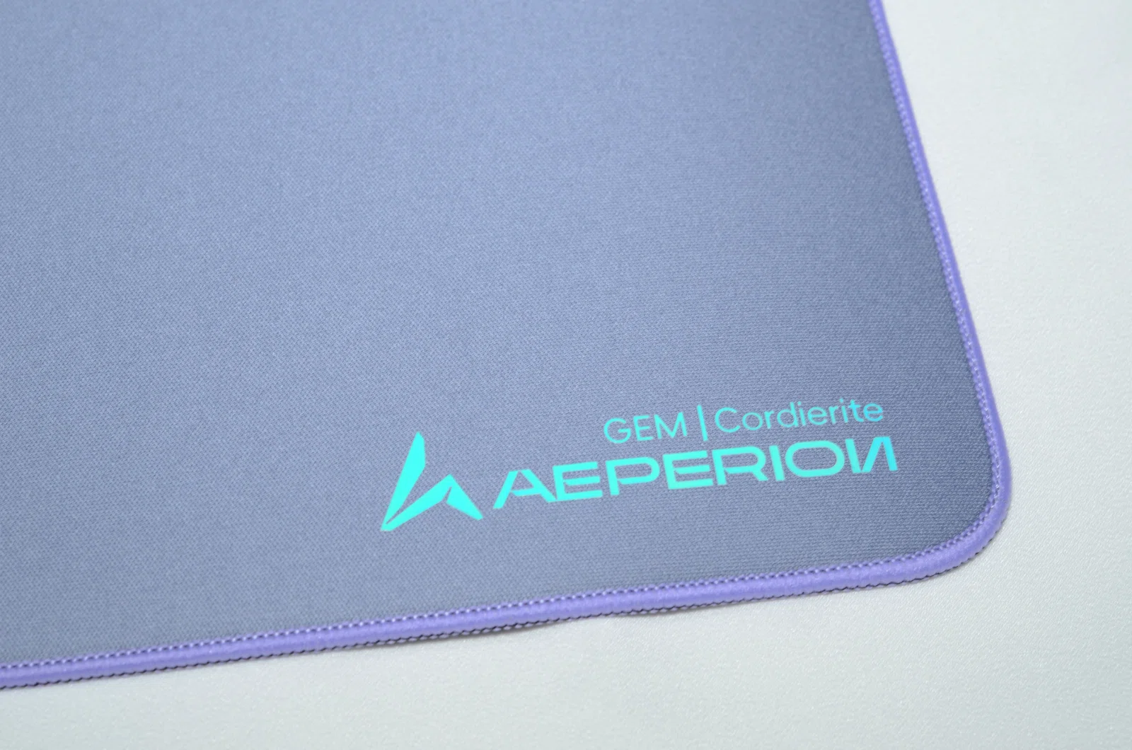 AEPERION Cordierite 付属品沢山！起毛感のある滑らかなコントロール