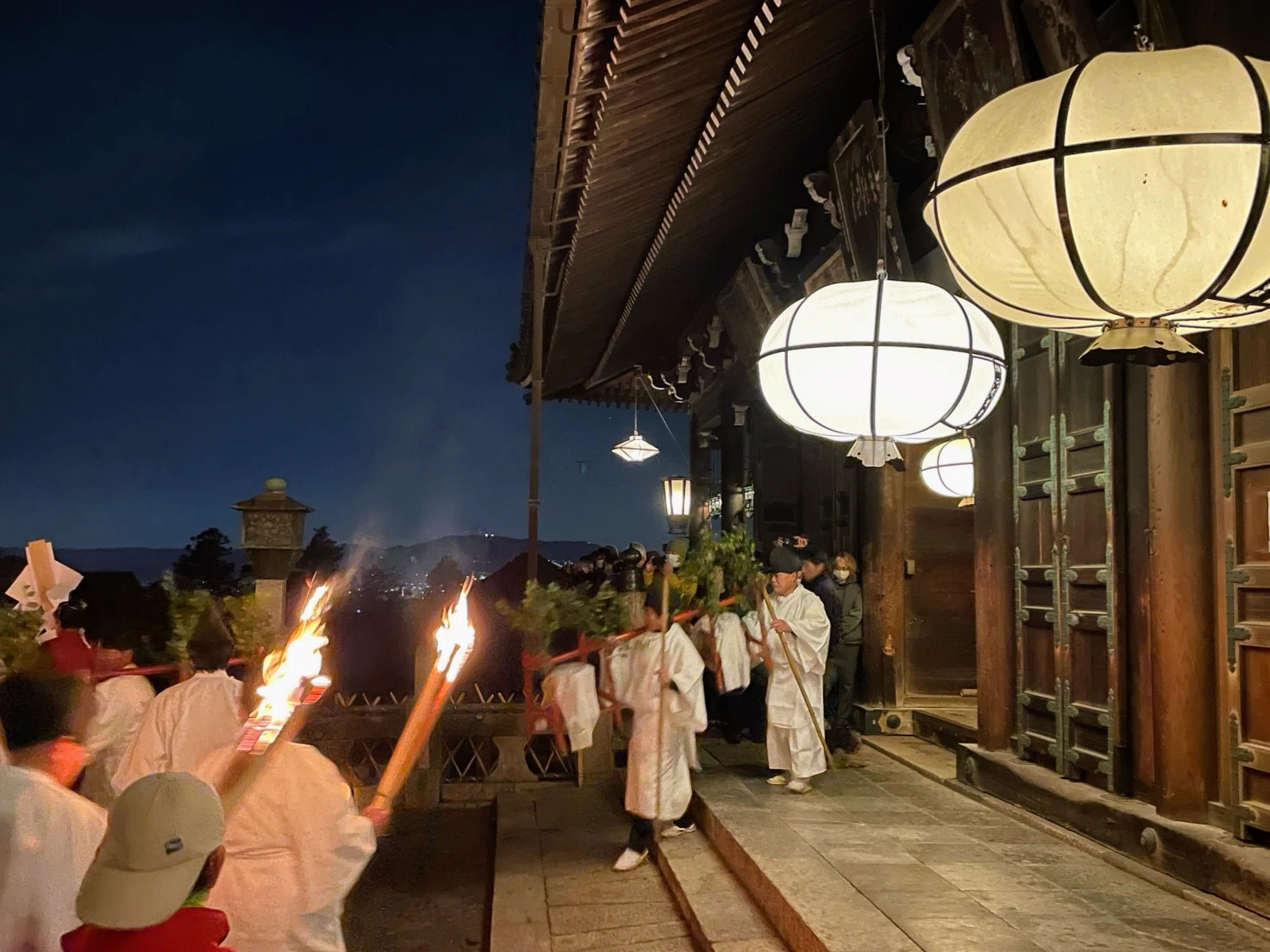 お水取り2026 奈良・東大寺二月堂修二会｜美術館とお寺と猫