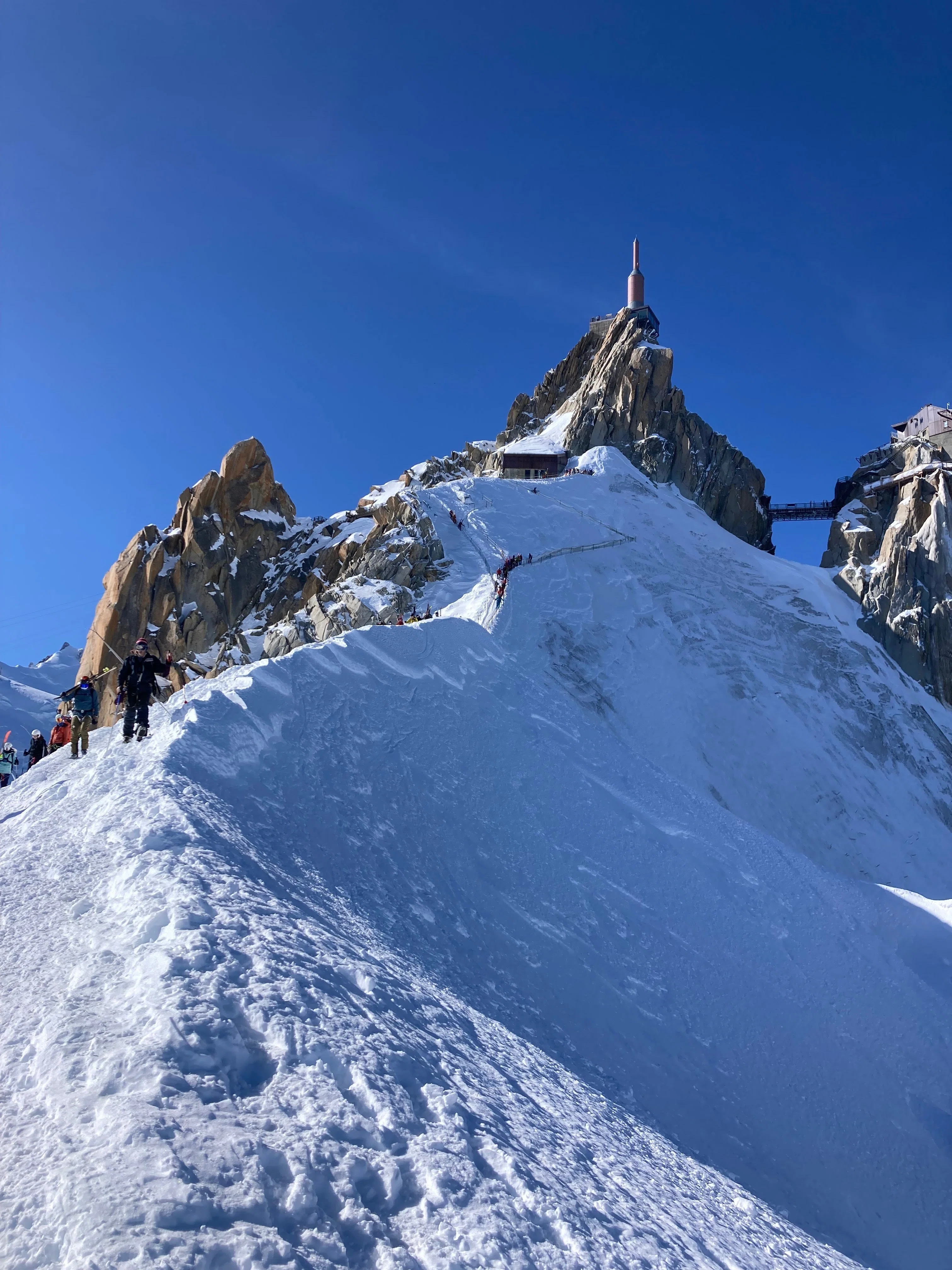 氷河を滑る 氷河スキー at the Vallée Blanche ｜tomoko BT