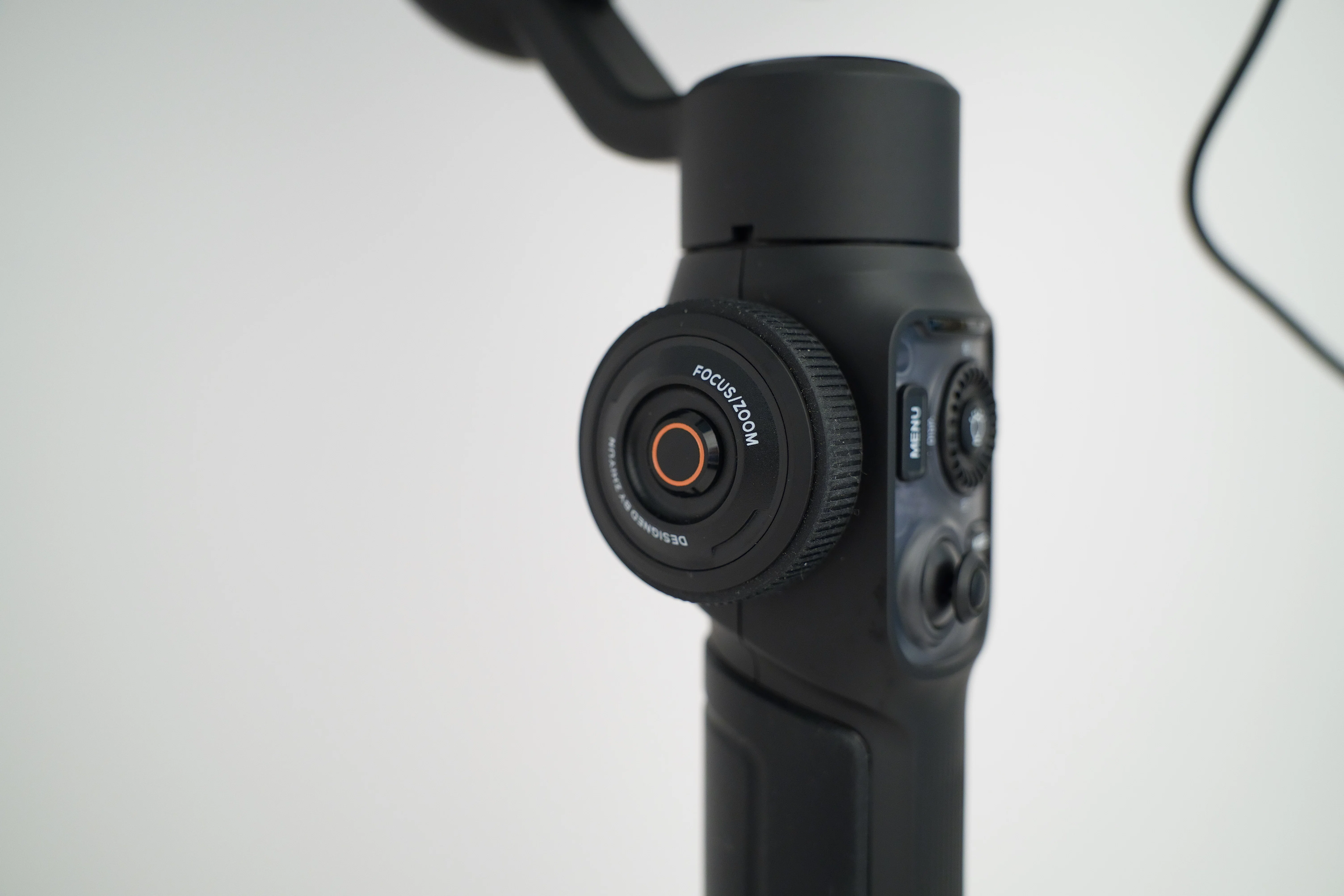 ジンバルレビュー】ZHIYUN SMOOTH 5S AIで古いスマホも快適動画撮影