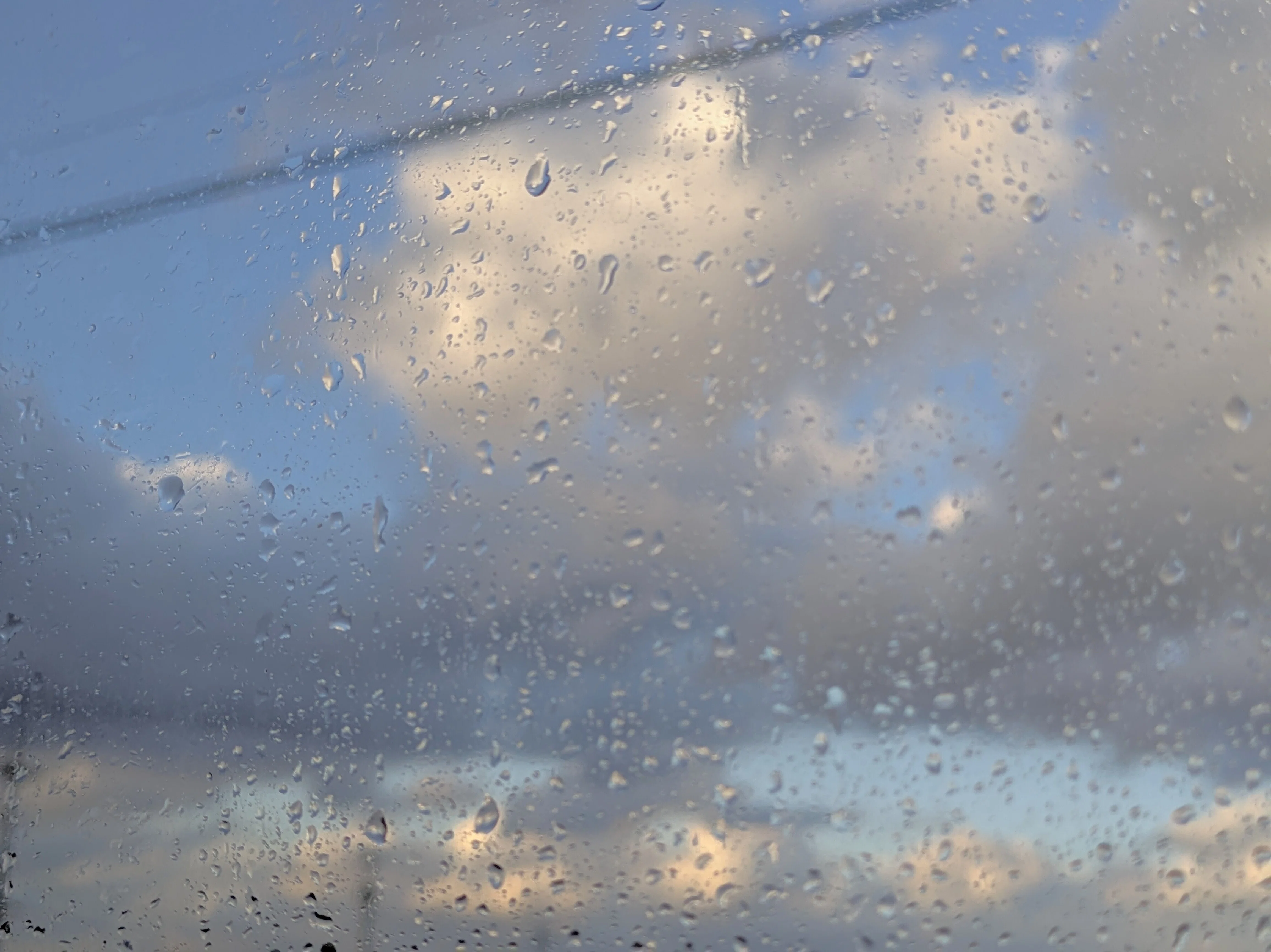 絵画「雨上がりの空」展。 写真集｜ステンドランプの実。
