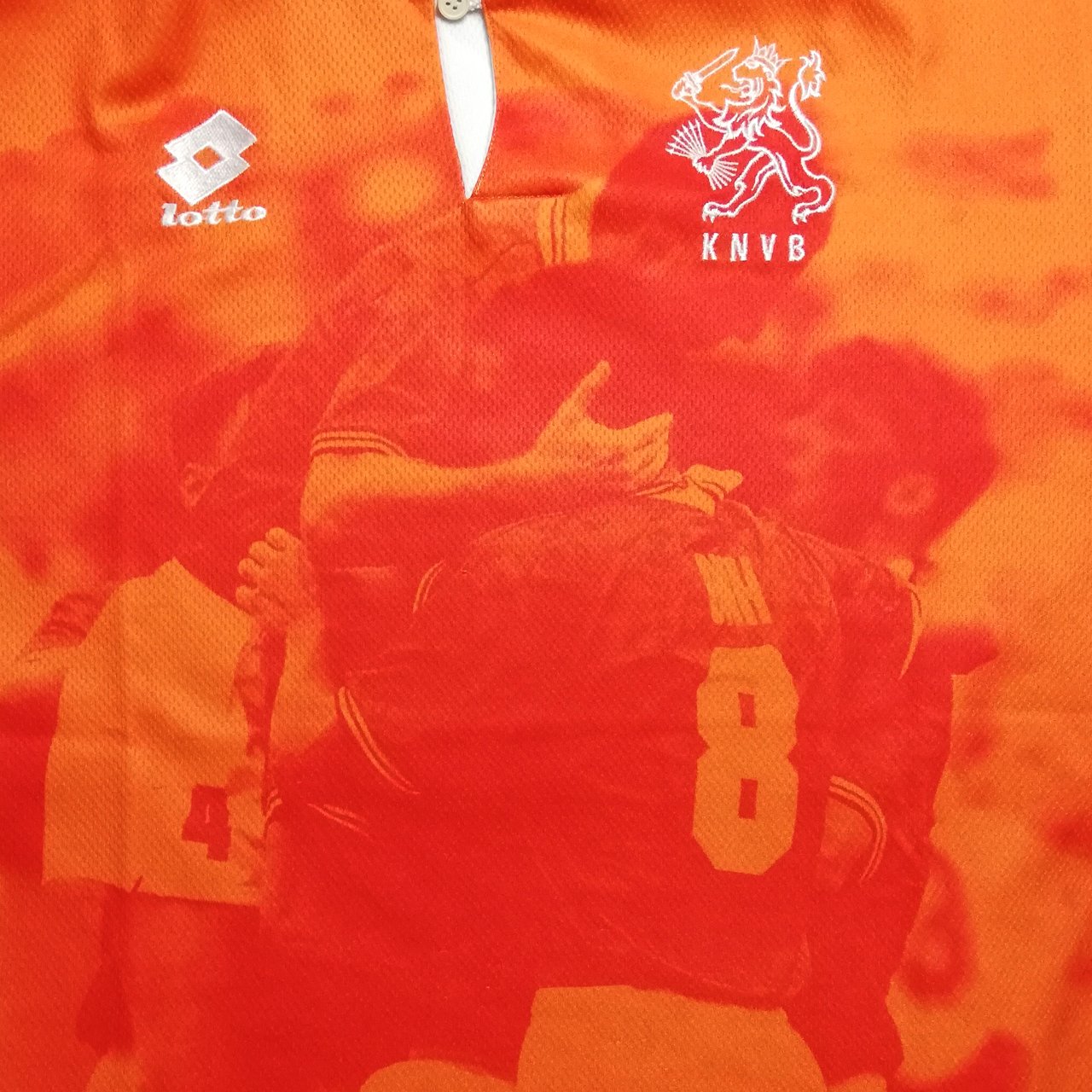 今年で30周年！オランダ代表、選手を写し出す「Euro1996」ユニフォーム