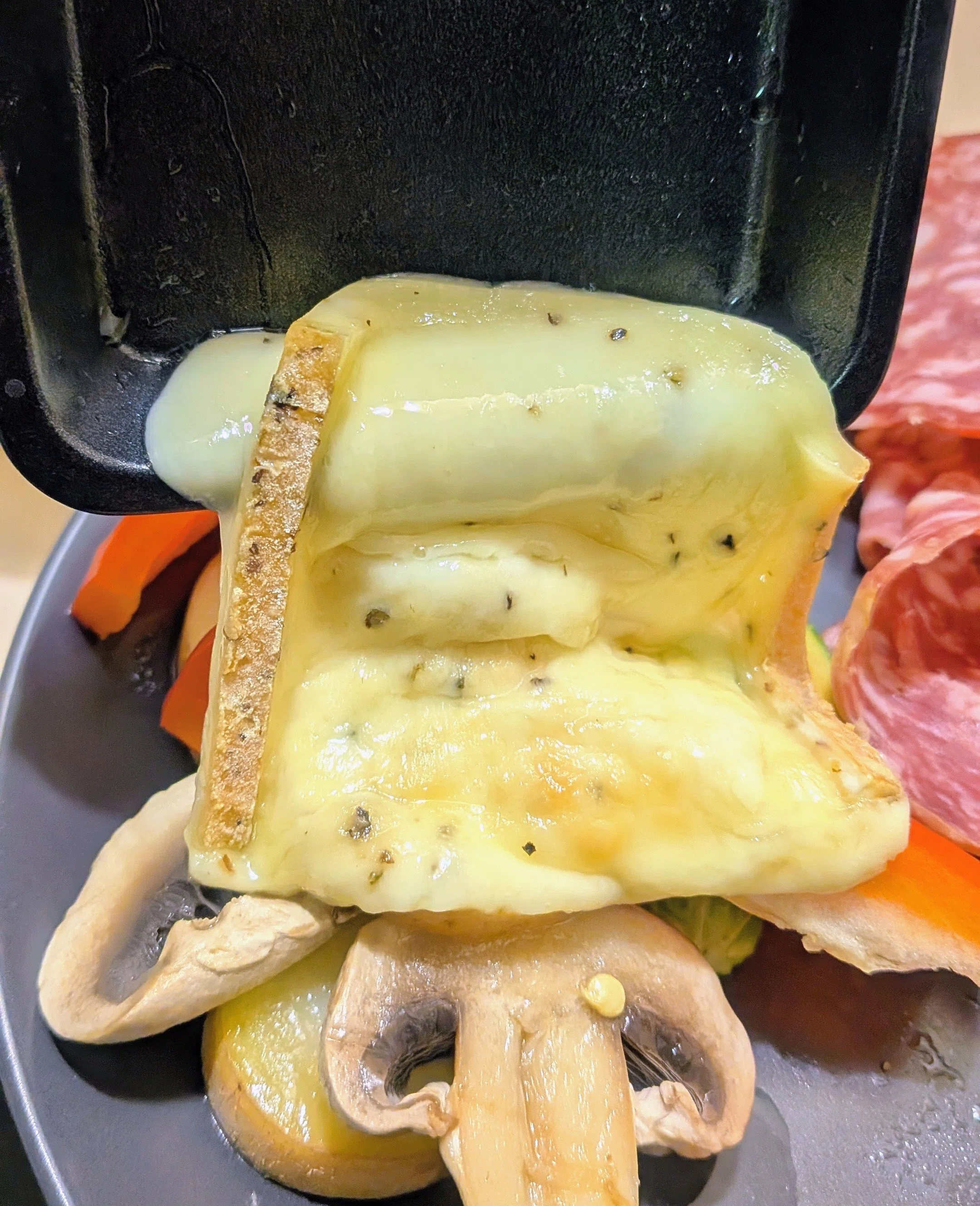 早い者勝ち値下げ！ラクレットチーズ リアル食品サンプル ほぼ実寸大 フランス自炊のアイデア。幸せの“おひとりさま”ラクレット。#フランス