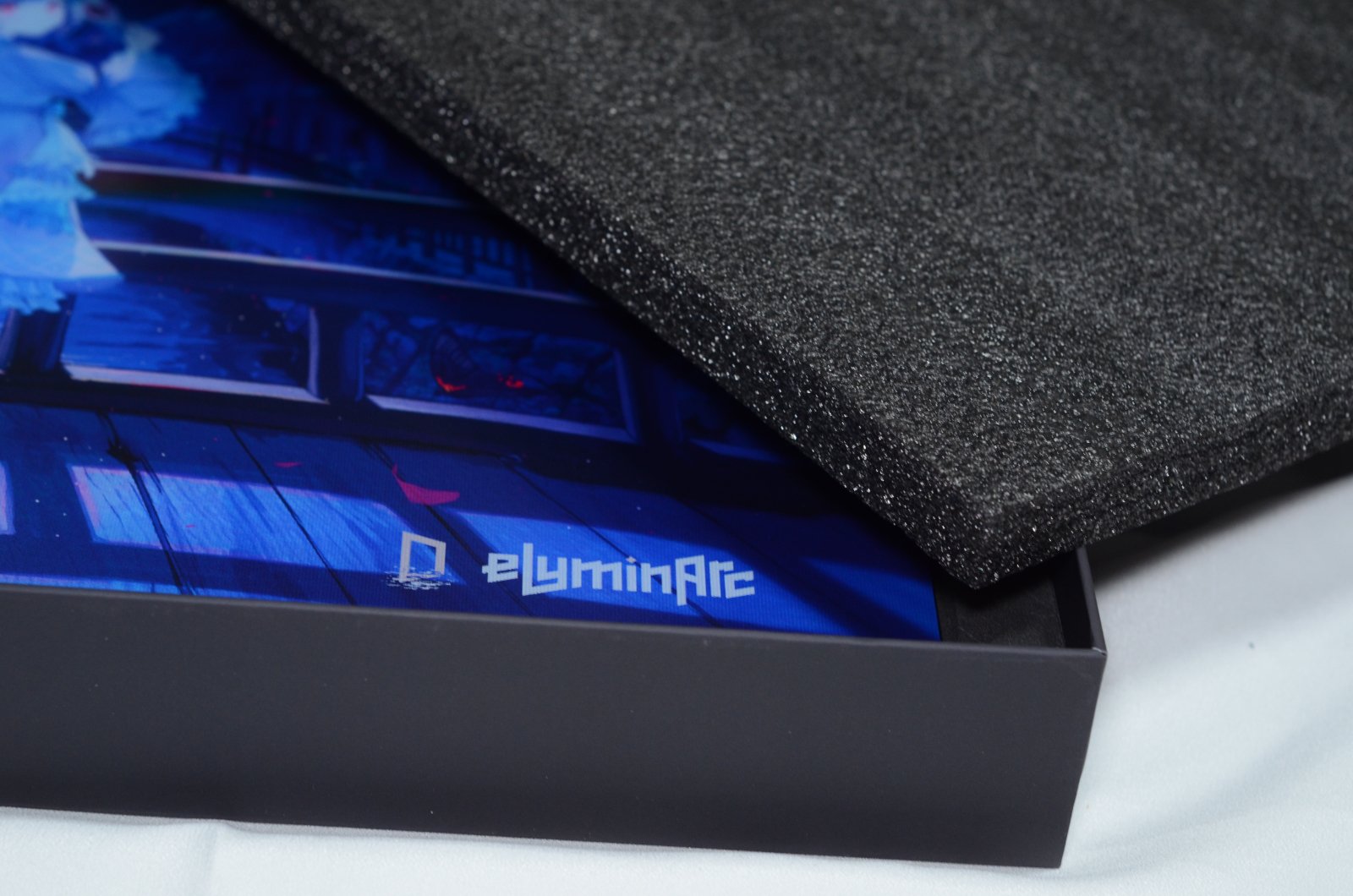 eLuminArc 月灯 発色が美しい、独特なテクスチャのコントロールガラス