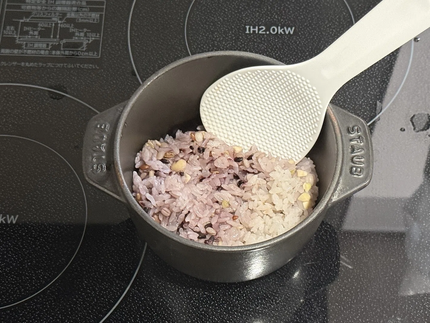ストウブ ラ ココット de GOHAN S 12cmレビュー｜一人用ご飯鍋で炊飯し