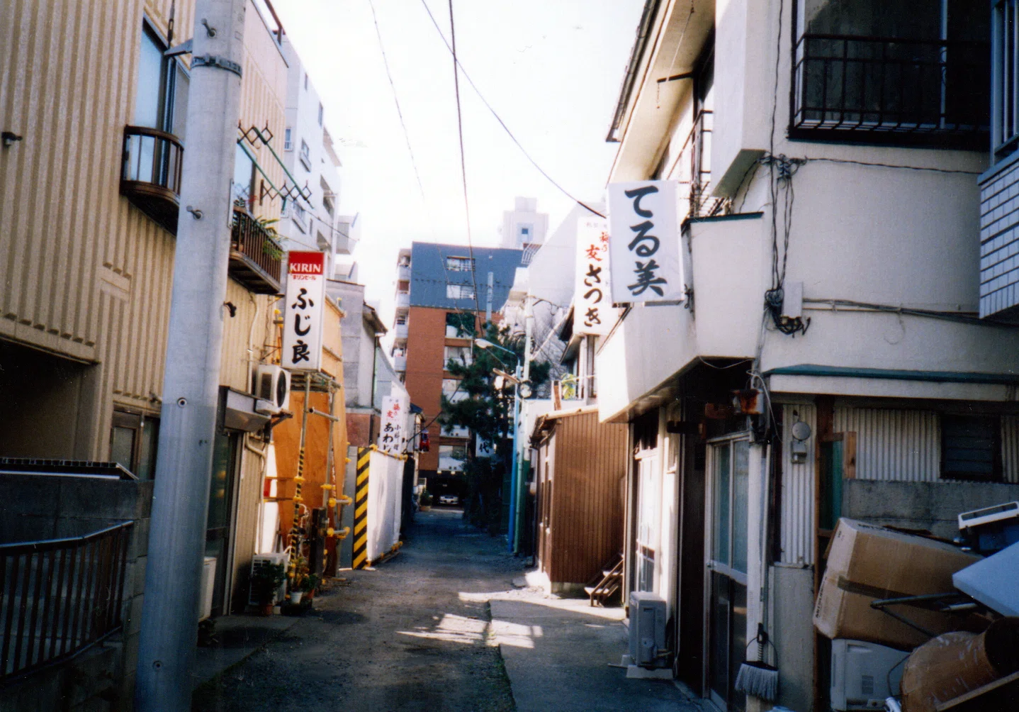 昔の写真シリーズ 7 】 川崎市川崎区南町周辺 2001年、2004年｜どこか 